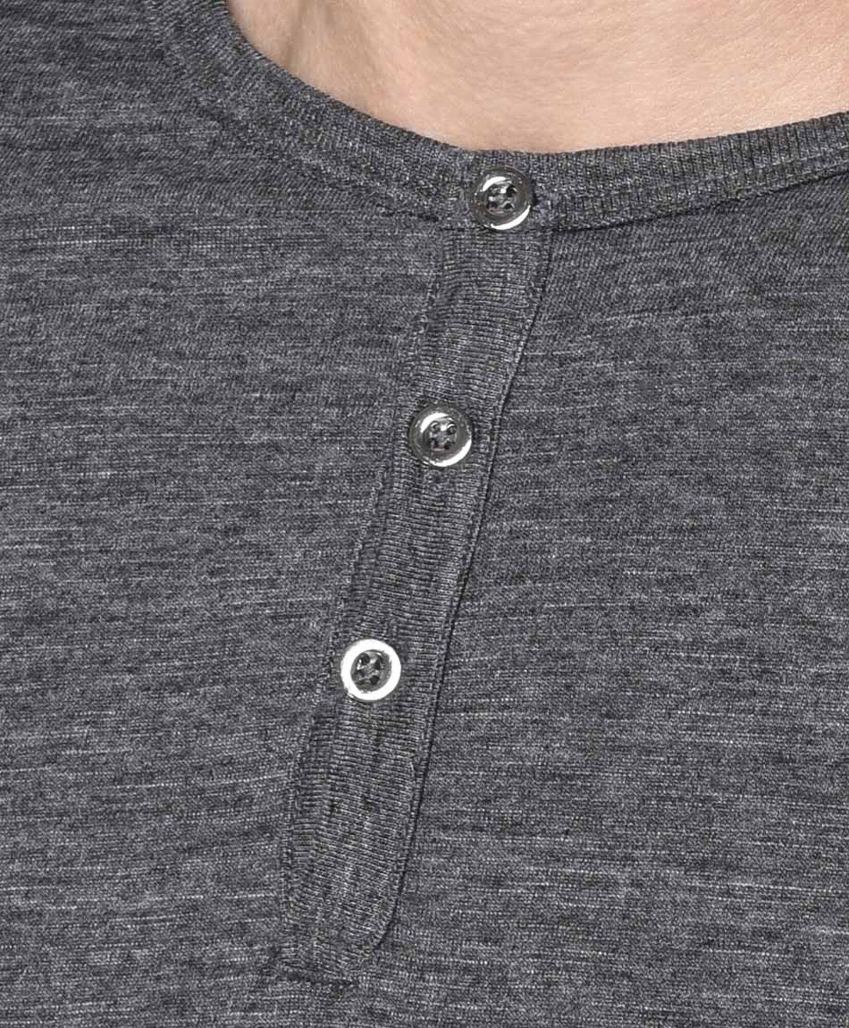 Polera hombre botones en cuello Polera hombre botones en cuello