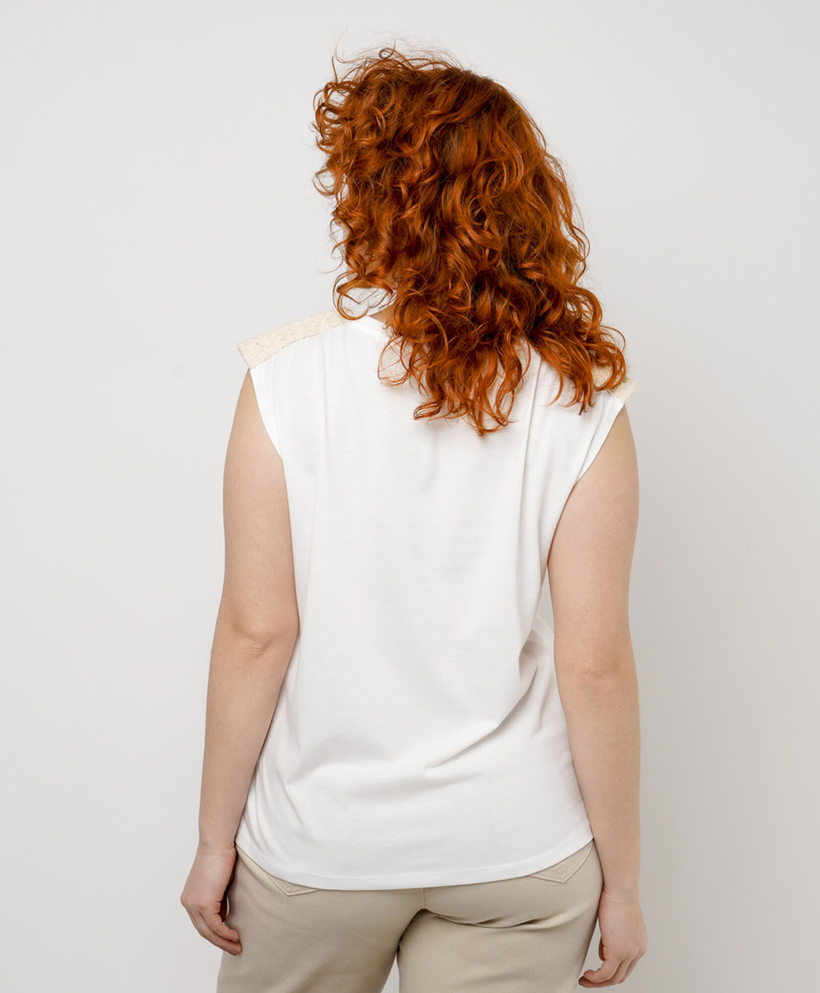 Polera mujer adorno hombros Polera mujer adorno hombros