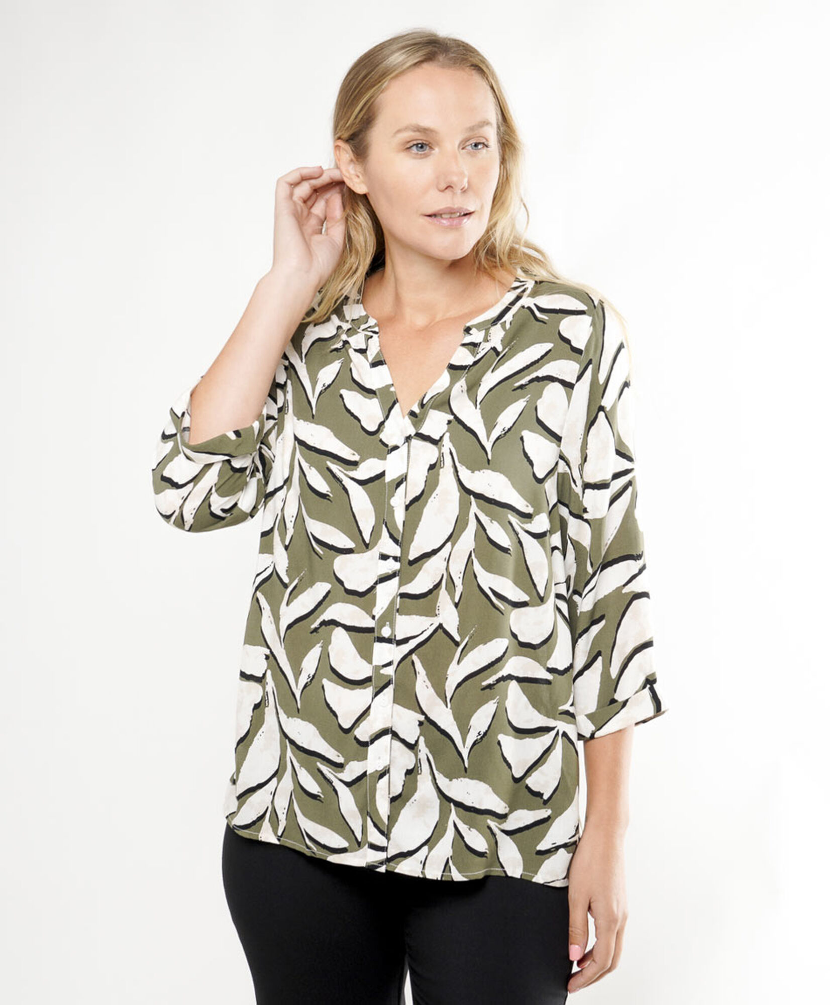 Blusa mujer estampado hojitas Blusa mujer estampado hojitas