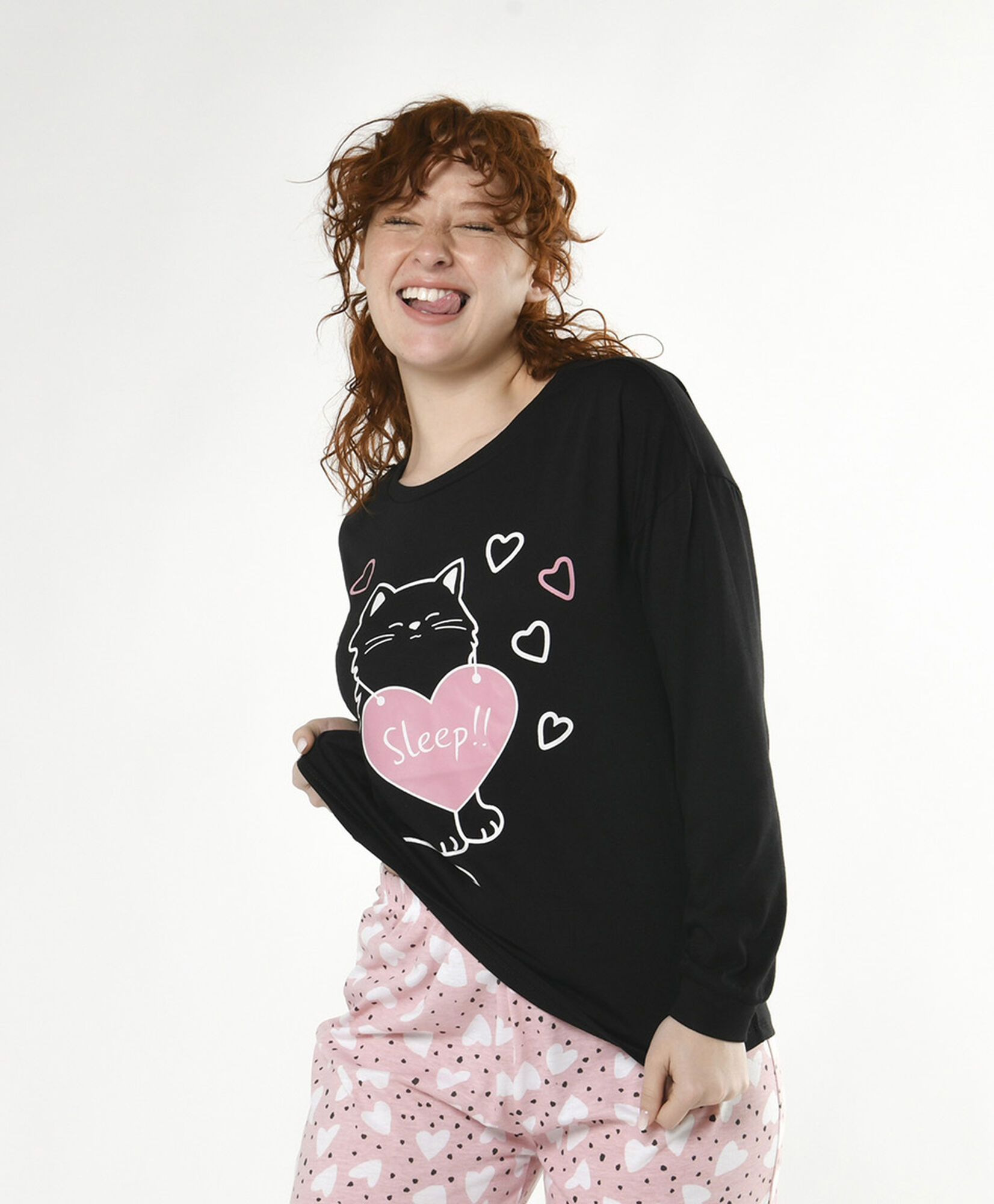 Pijama mujer gatos y corazones Pijama mujer gatos y corazones