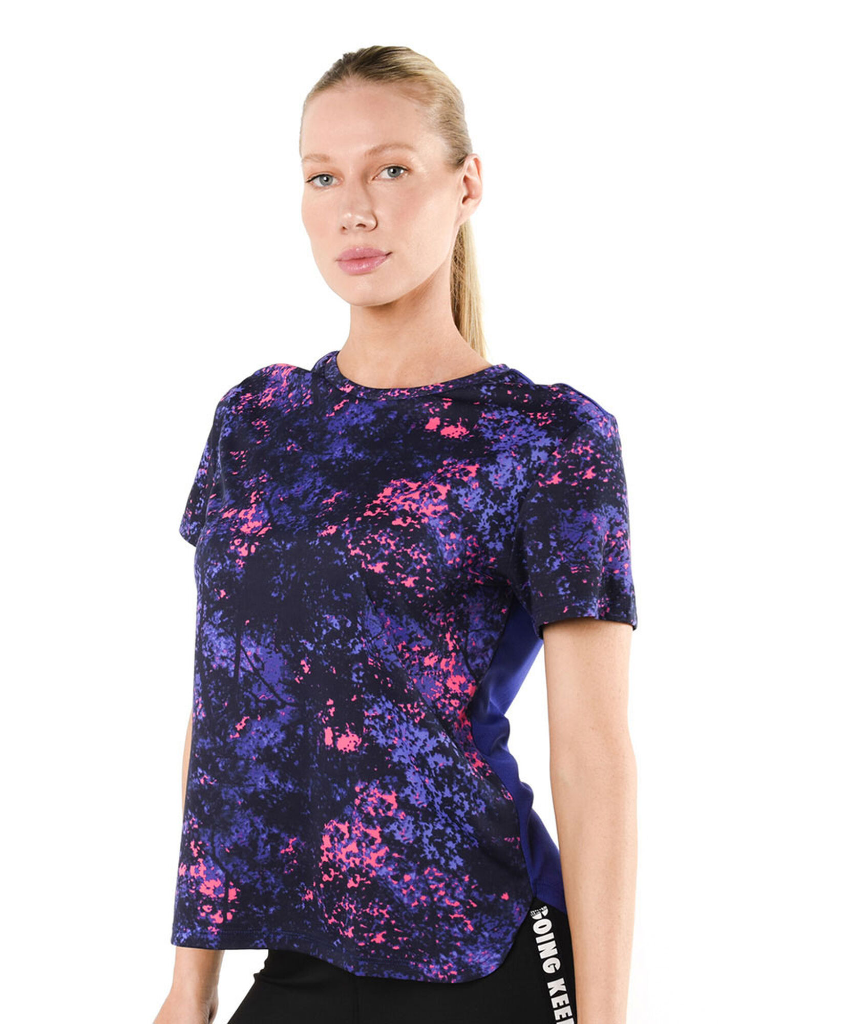 Polera deportiva mujer estilo pintura Polera deportiva mujer estilo pintura