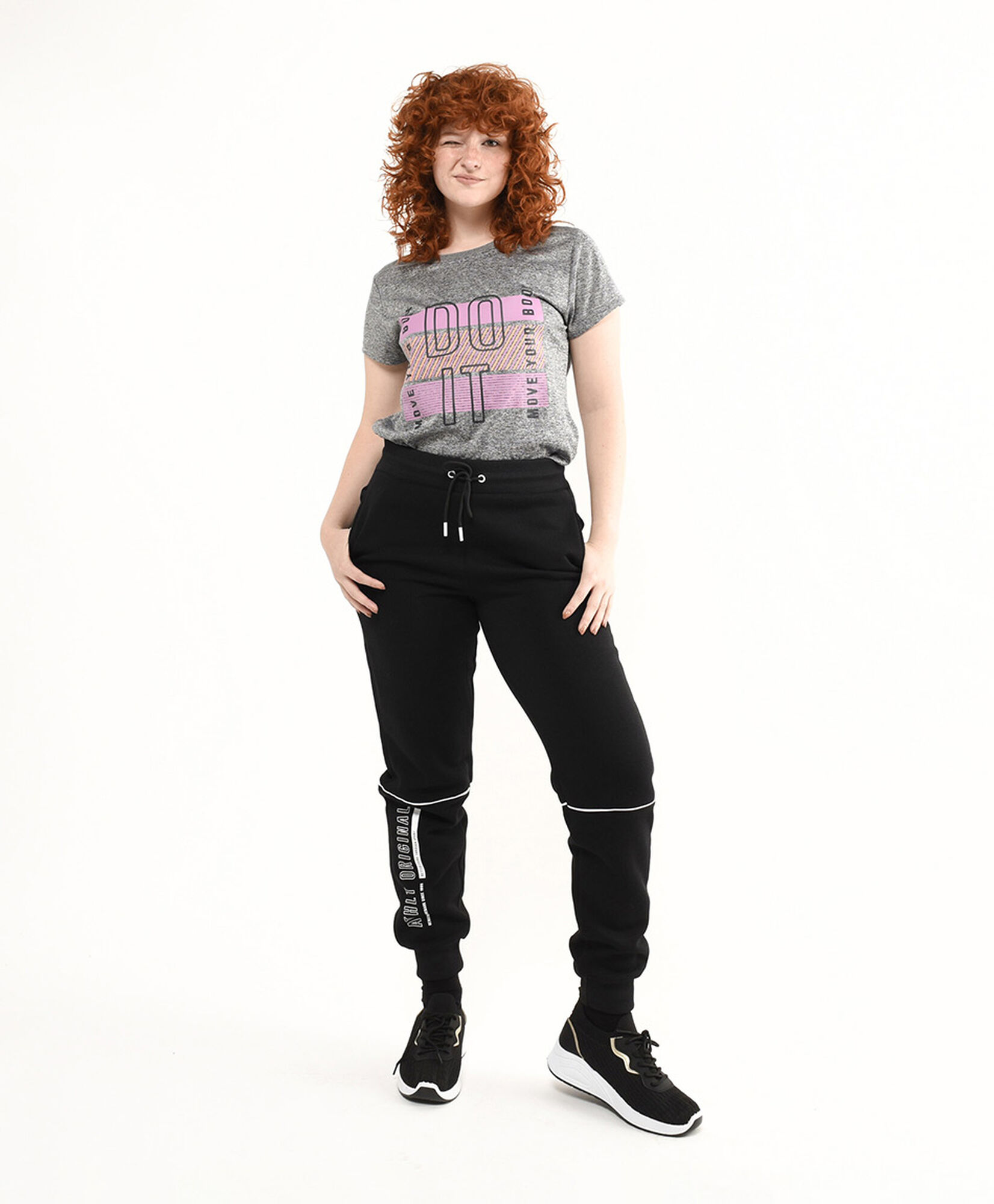 Pantalón deportivo mujer detalles pipping Pantalón deportivo mujer detalles pipping