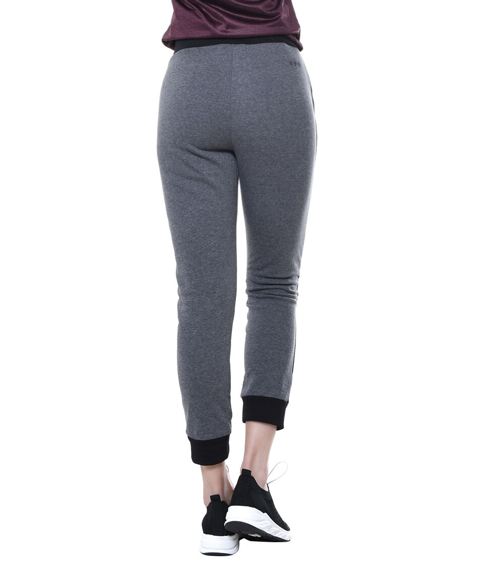 Pantalon deportivo contraste
