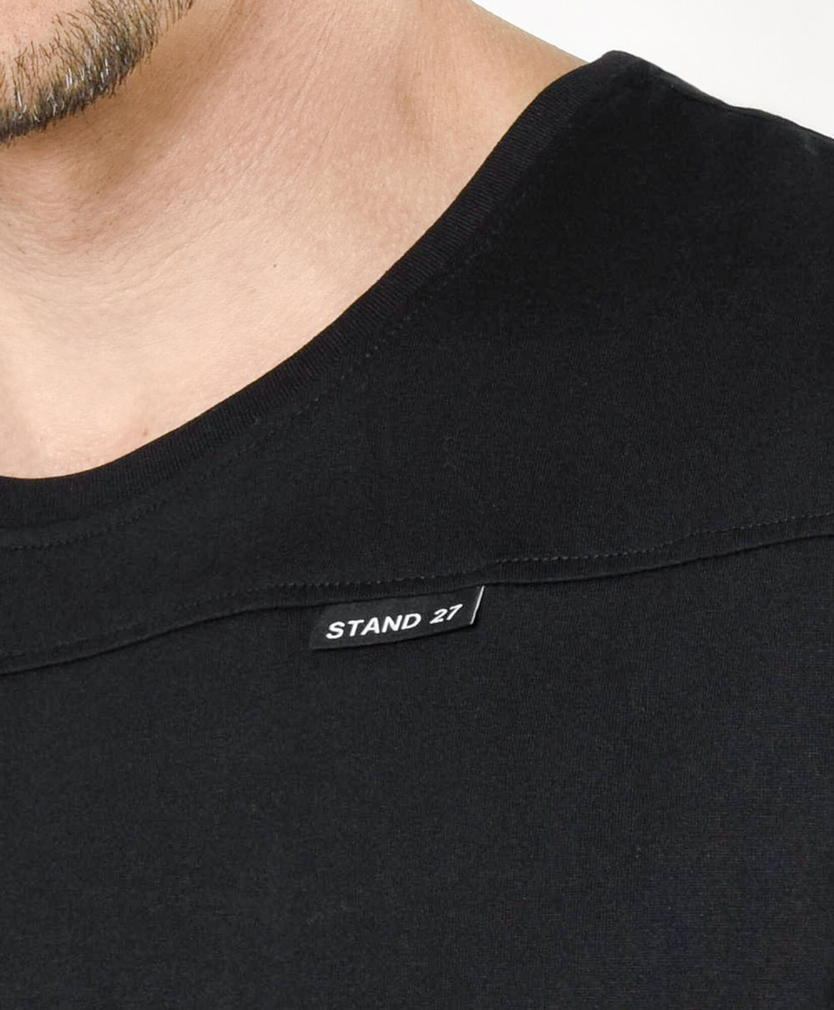 Polera hombre colores neutros mini etiqueta Polera hombre colores neutros mini etiqueta