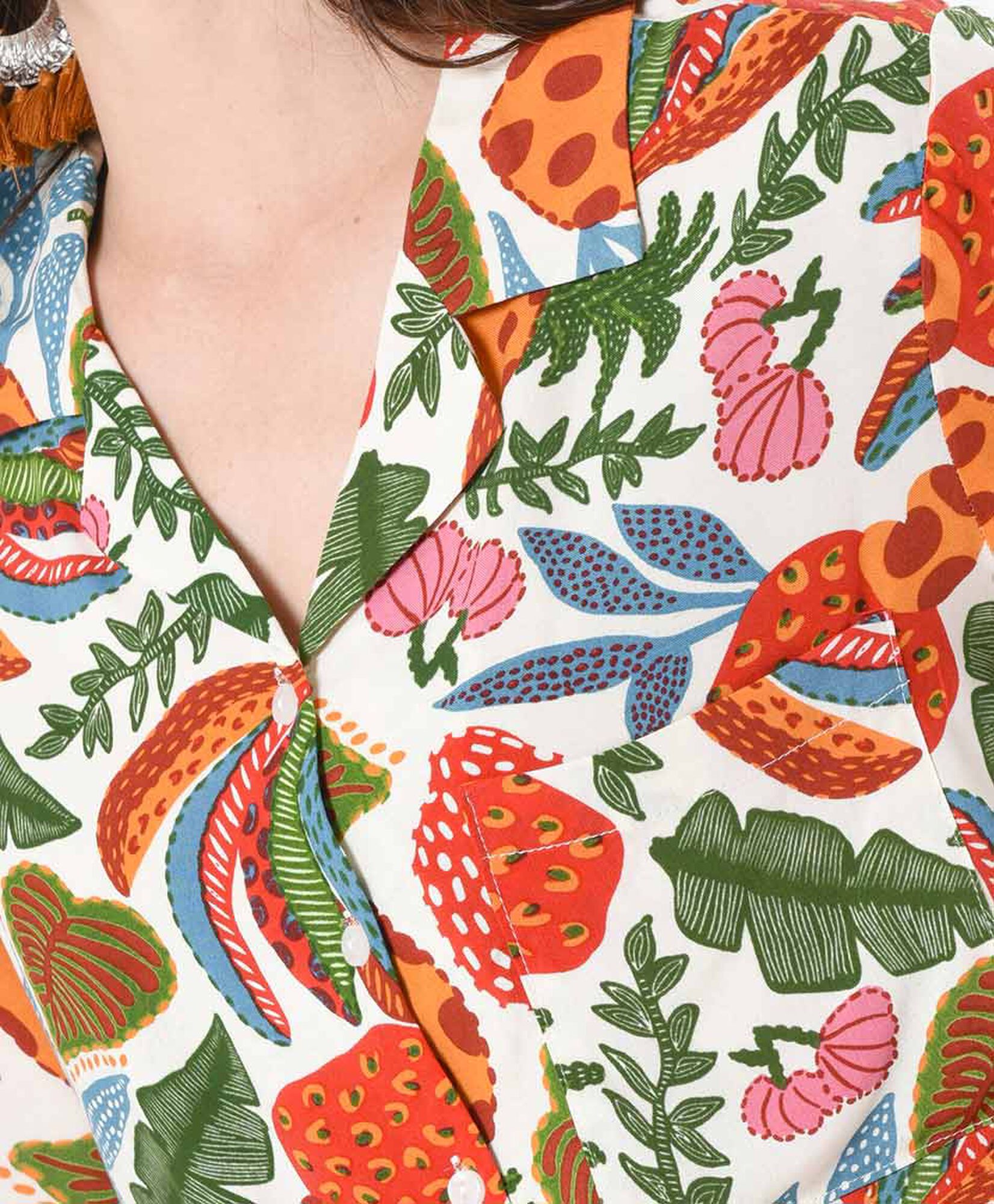 Blusa mujer tropical con bolsillo Blusa mujer tropical con bolsillo