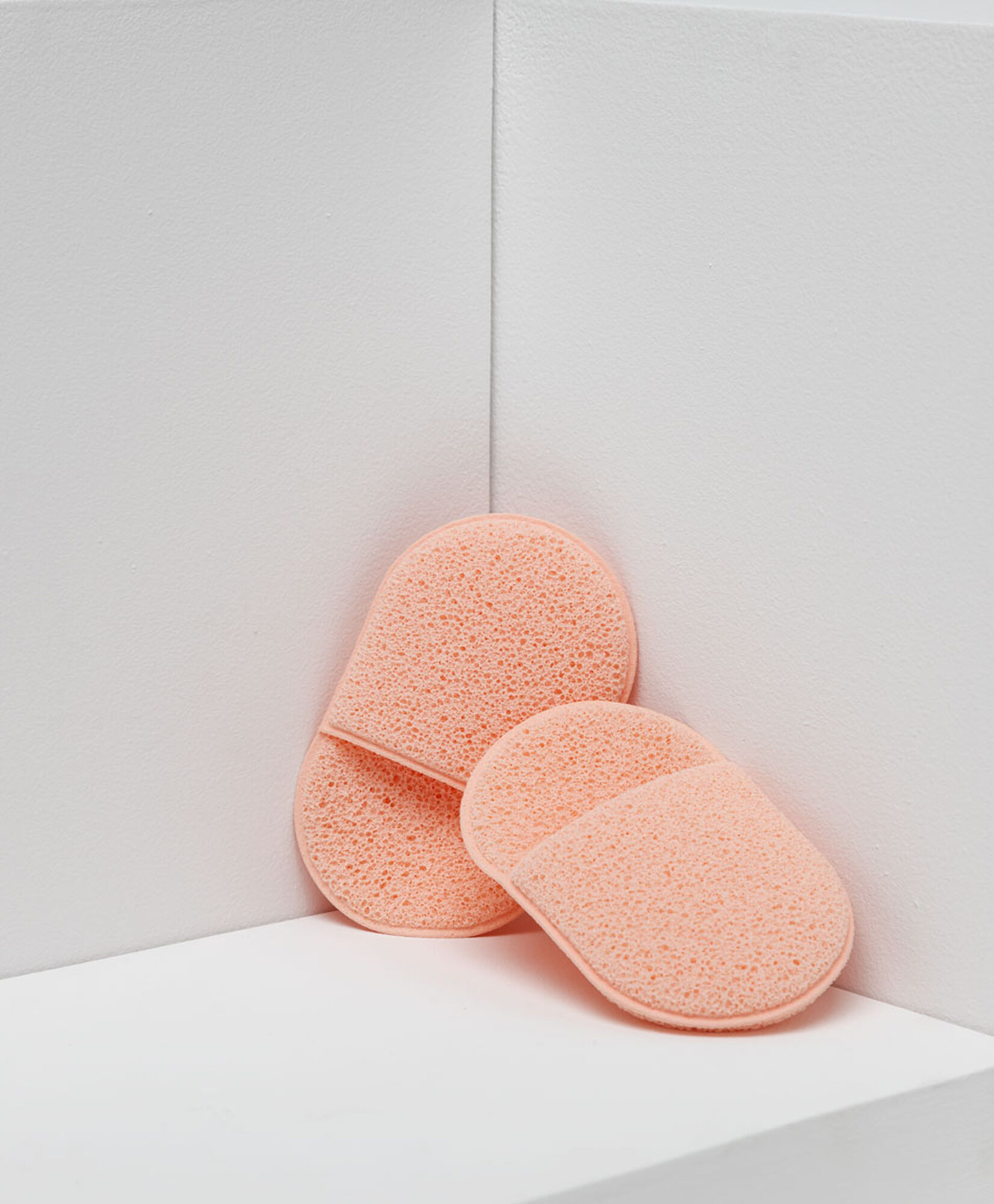 Set 2 esponjas removedoras de maquillaje Set 2 esponjas removedoras de maquillaje