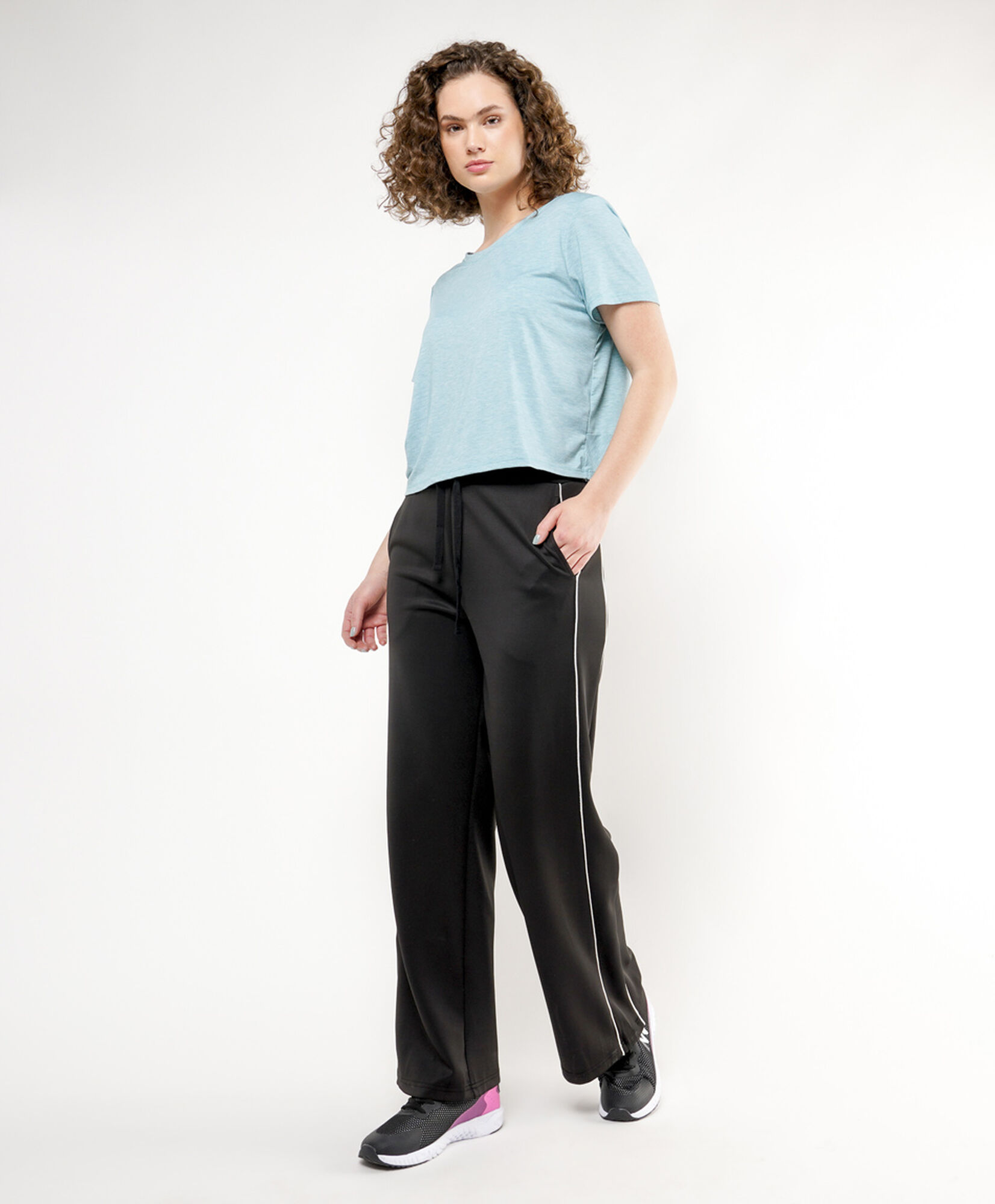 Pantalón deportivo mujer línea Pantalón deportivo mujer línea