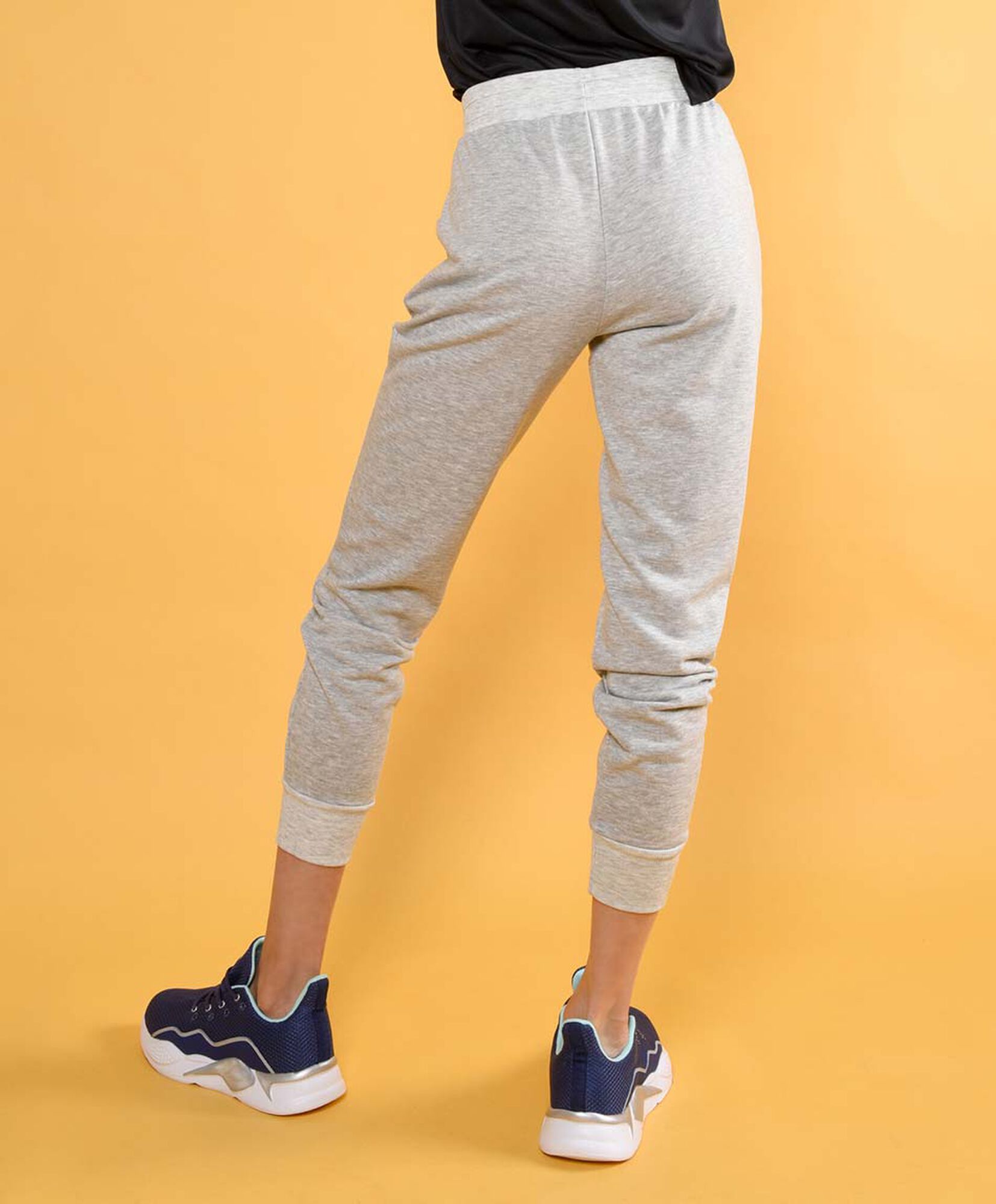 Pantalón de buzo tiro alto skinny fit Pantalón de buzo tiro alto skinny fit