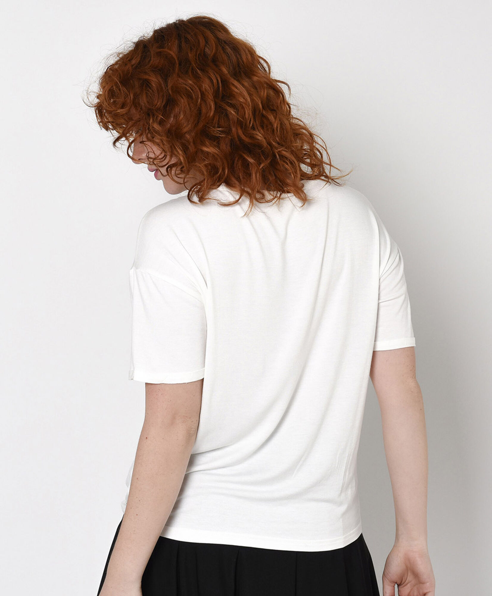 Polera mujer monstera bordada Polera mujer monstera bordada