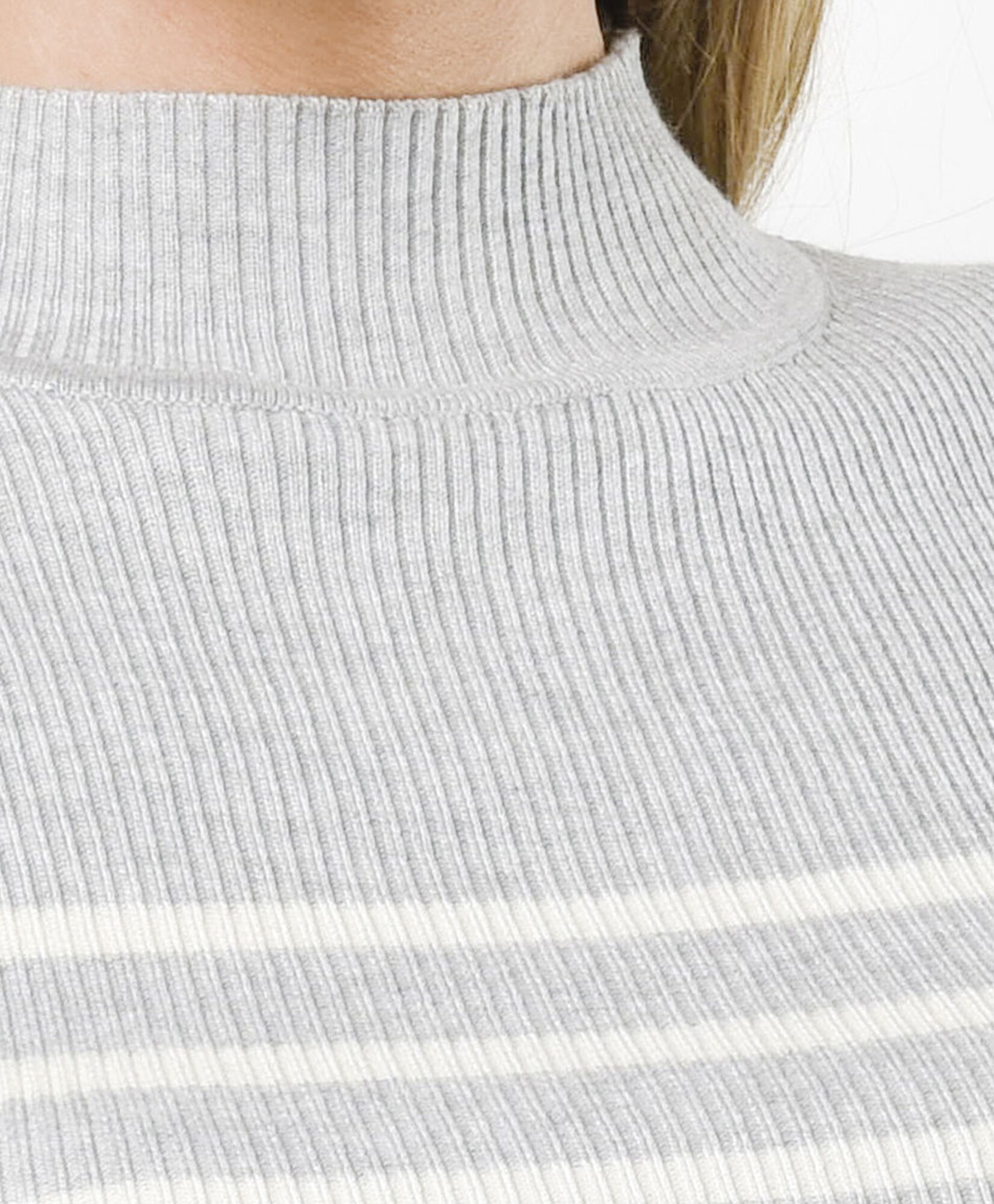 Sweater mujer líneas cuello medio Sweater mujer líneas cuello medio