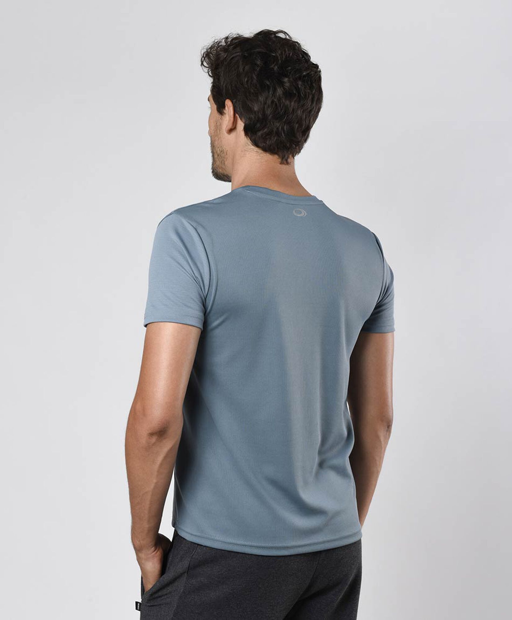 Polera deportiva hombre estampado montaña Polera deportiva hombre estampado montaña