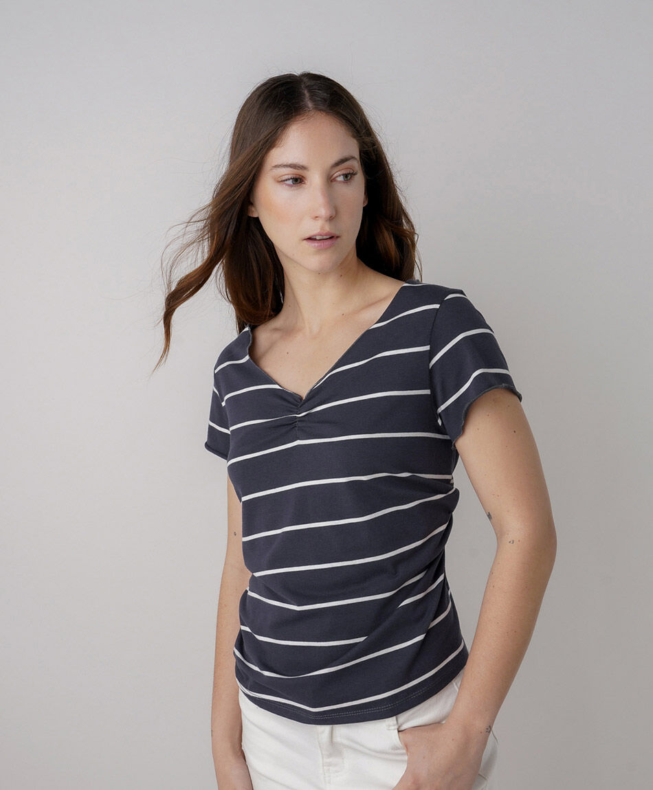 Polera mujer l&iacute;neas cuello v