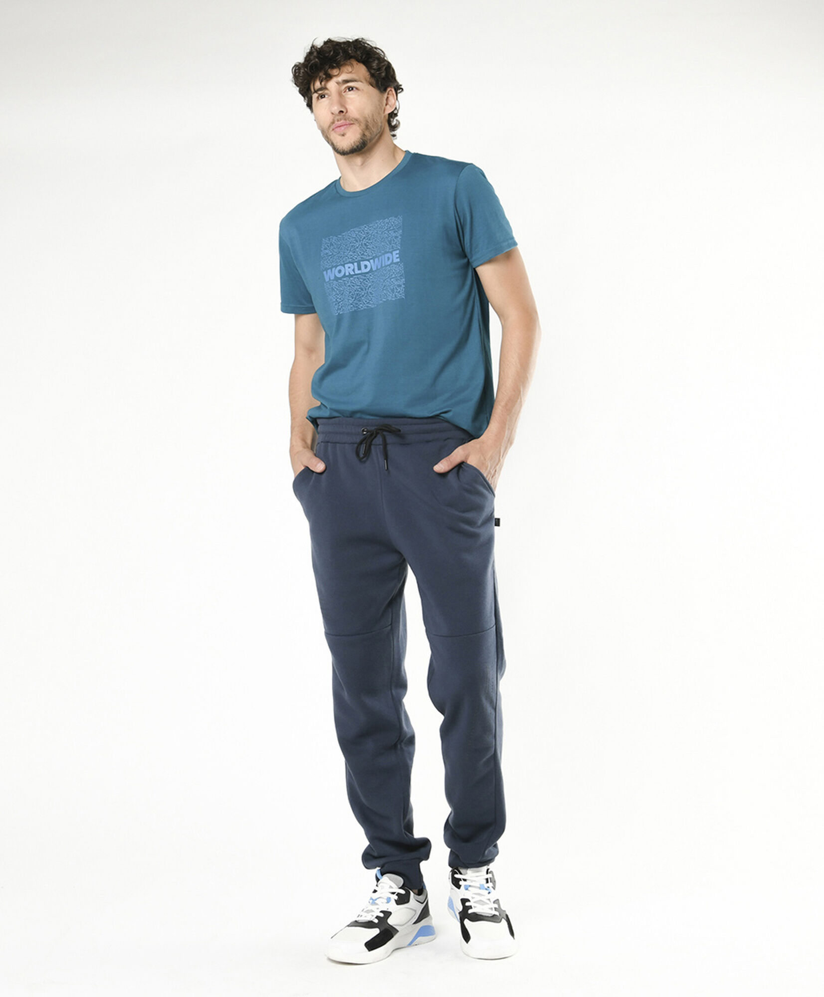 Pantalón deportivo hombre costuras azul Pantalón deportivo hombre costuras azul