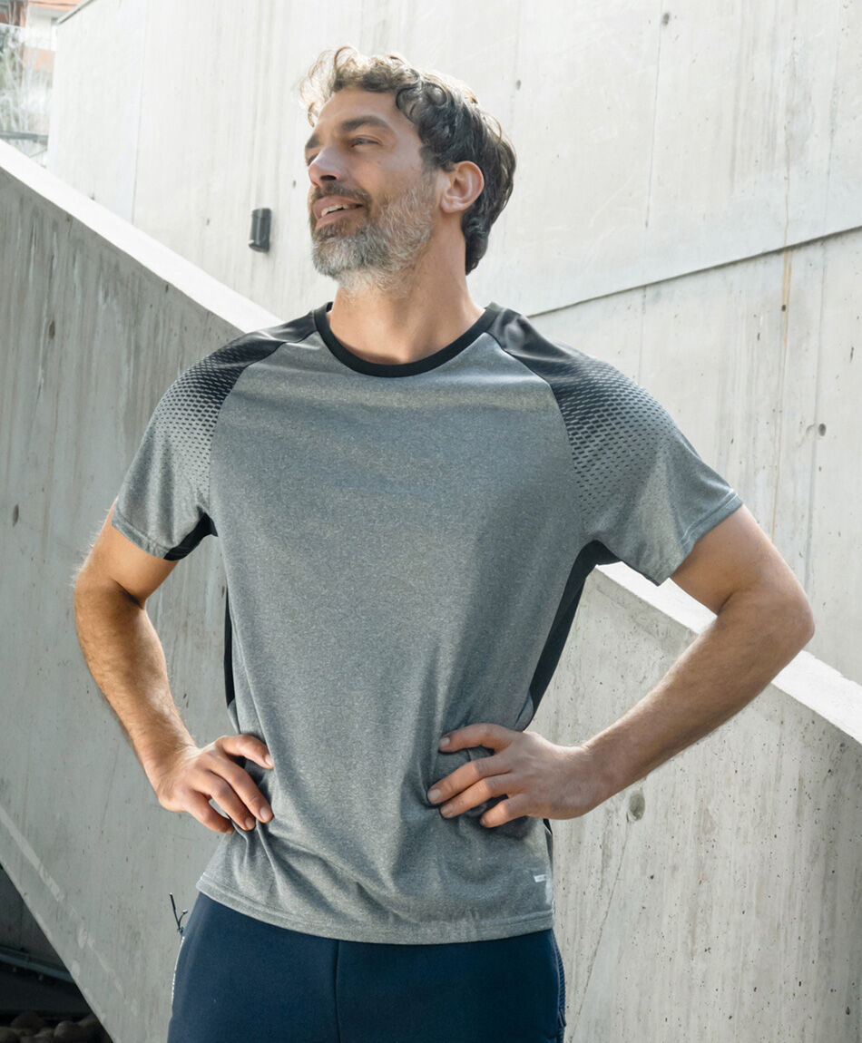 Polera deportiva hombre melange degrad&eacute;