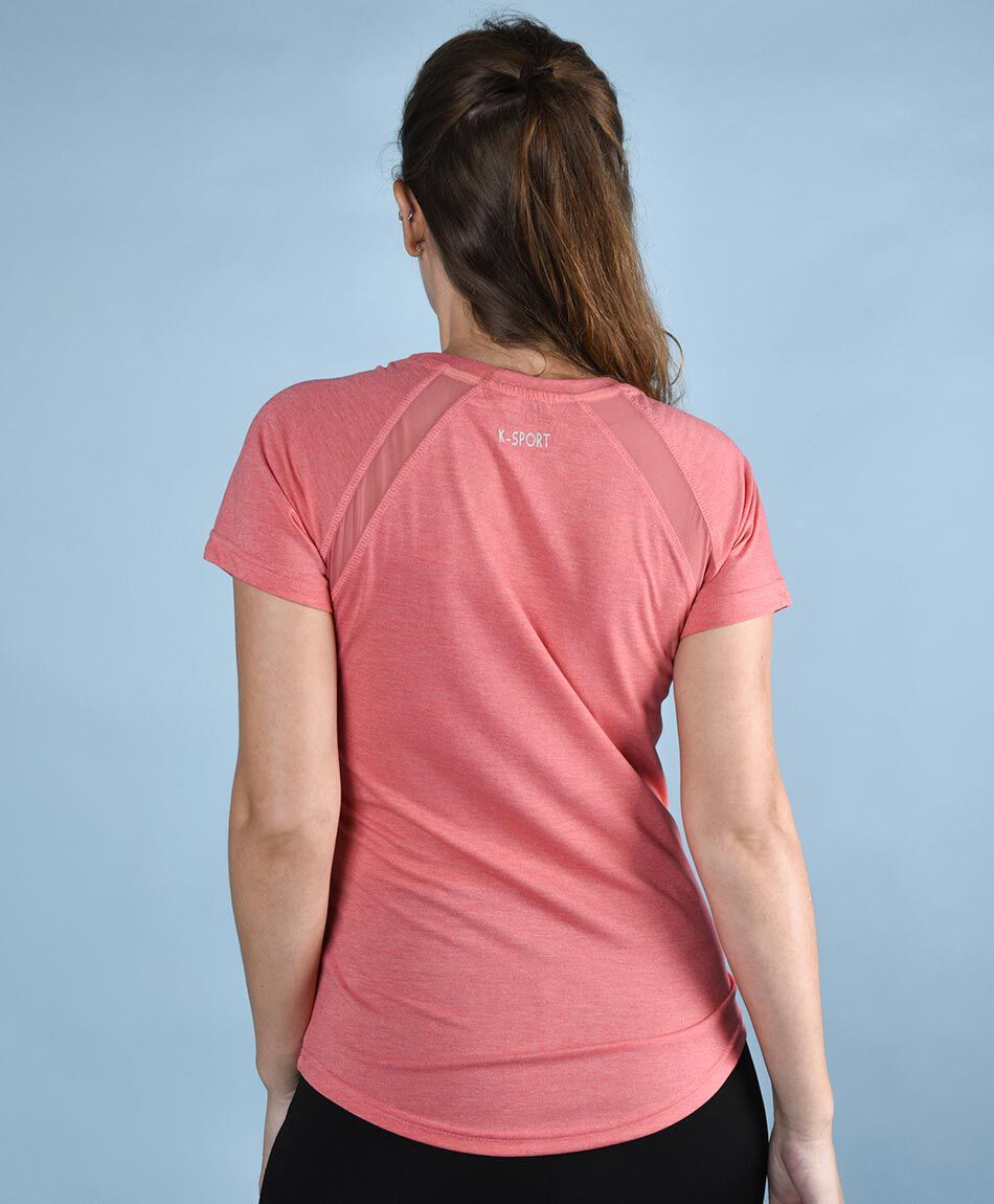 Polera deportiva ajustada manga corta cuello redondo