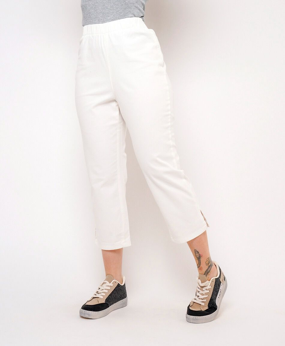 Pantal&oacute;n mujer estilo capri