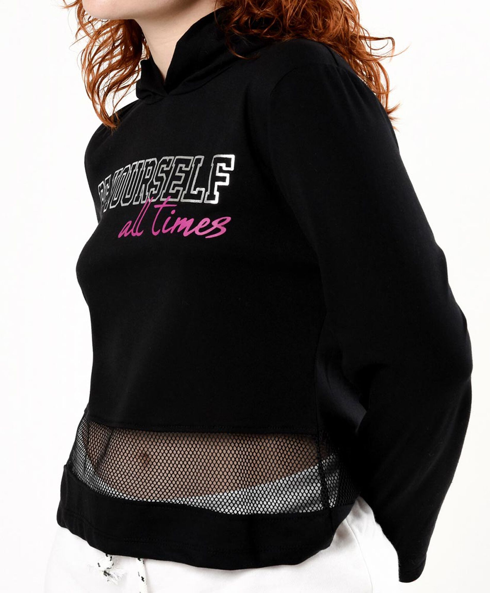Polera deportiva mujer capucha y mesh Polera deportiva mujer capucha y mesh