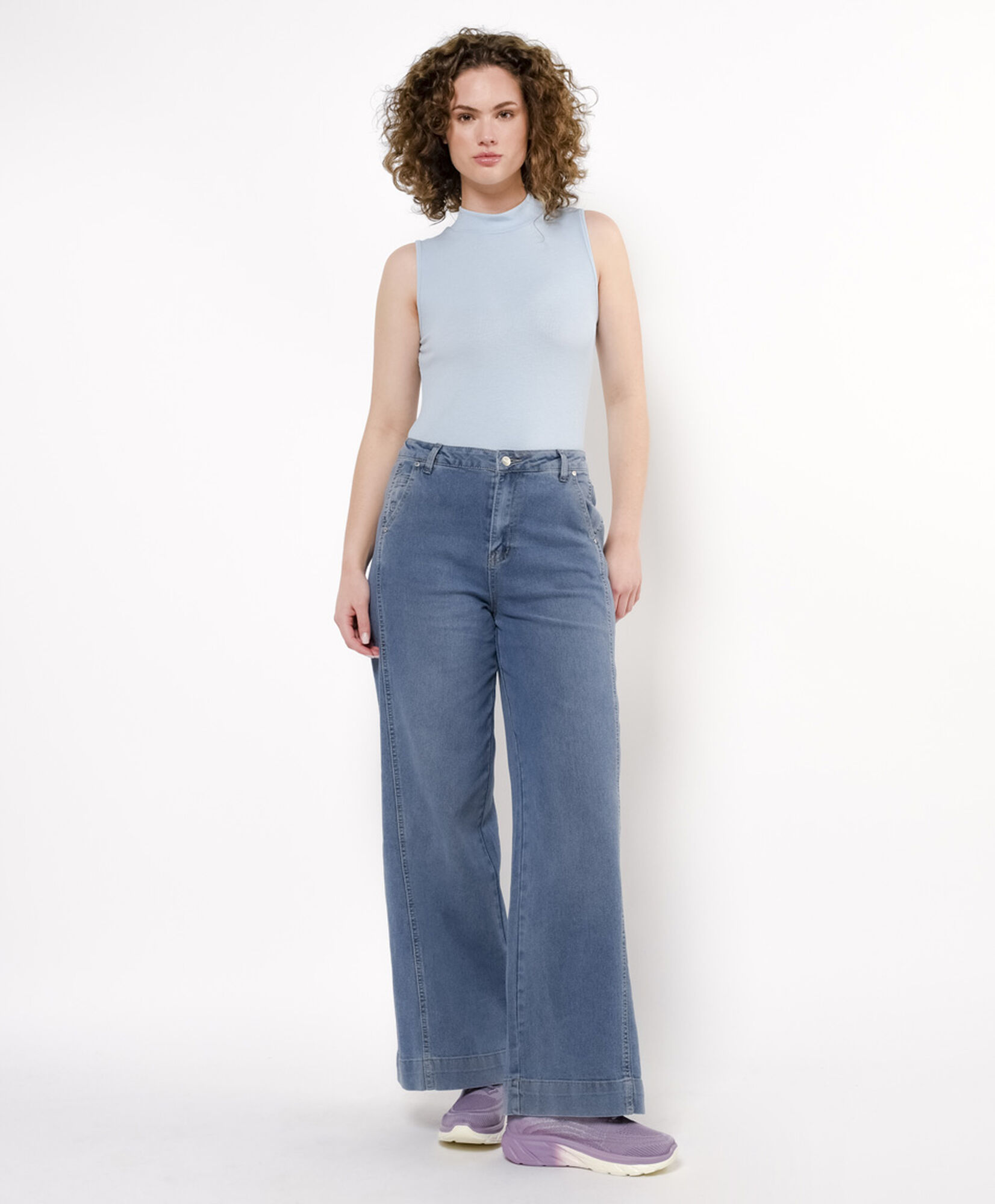 Jeans mujer corte lateral wide Jeans mujer corte lateral wide