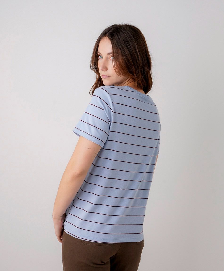 Polera mujer l&iacute;neas bordado