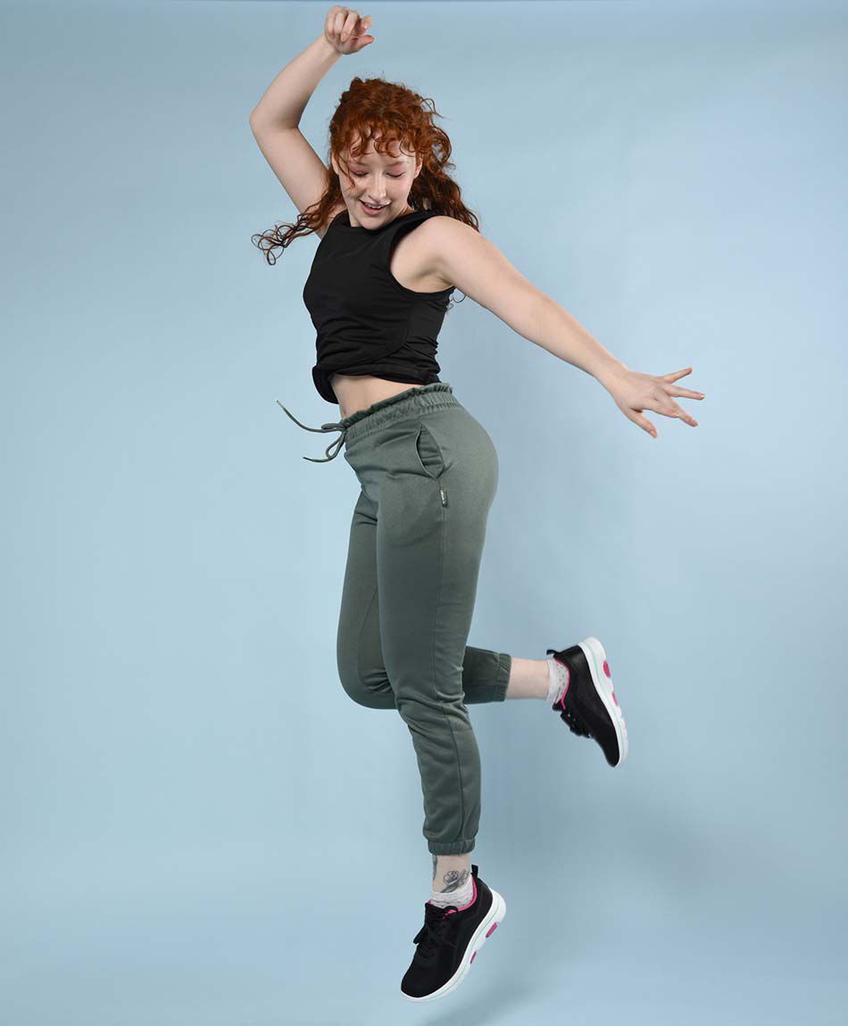 Pantal&oacute;n de buzo tiro alto skinny fit