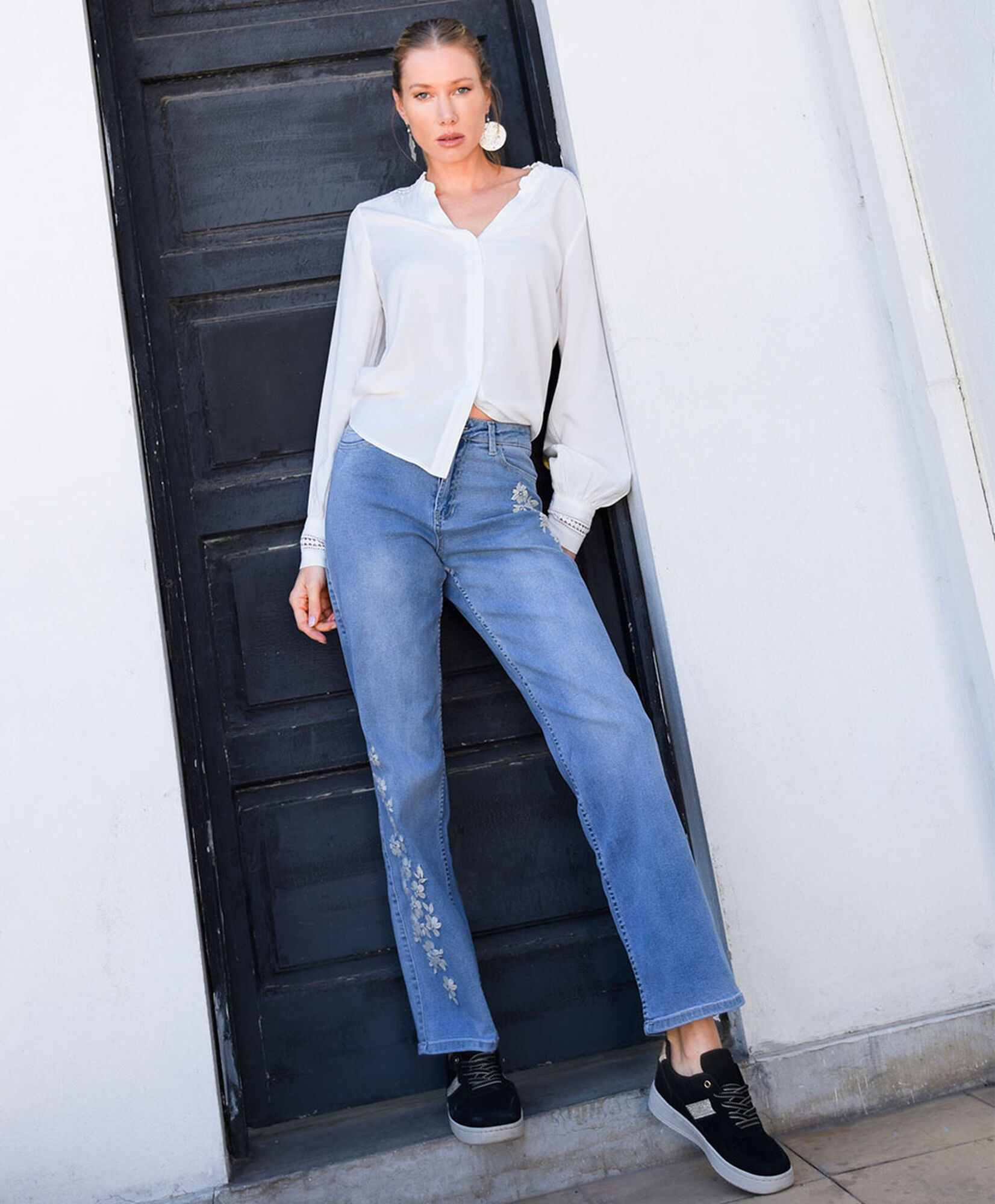 Jeans mujer flores bordadas Jeans mujer flores bordadas