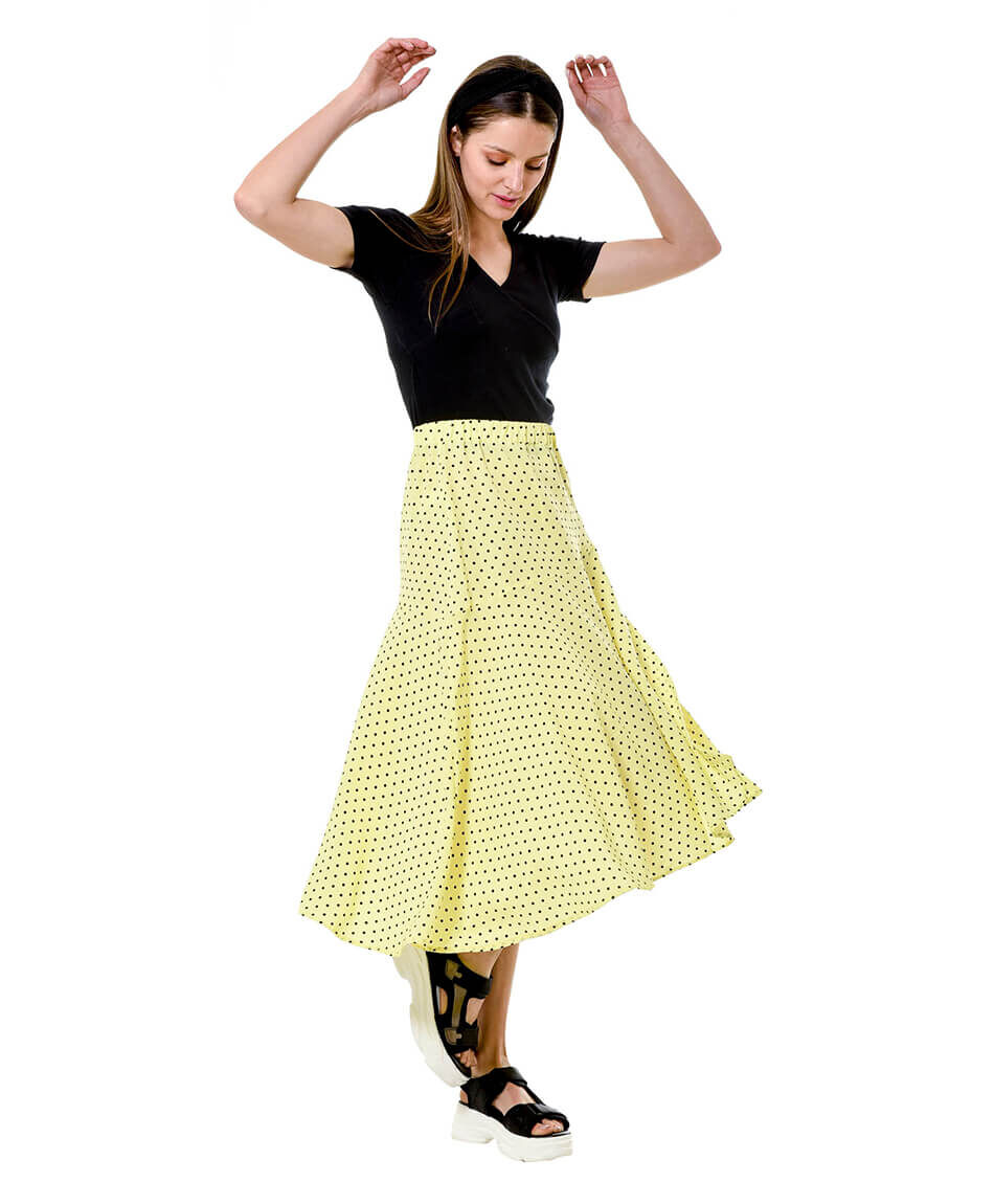 Falda lunares y botones