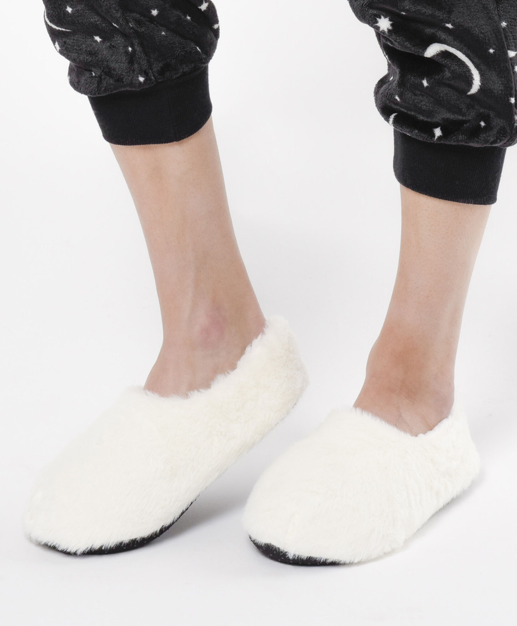 Pantufla mujer pelitos beige Pantufla mujer pelitos beige
