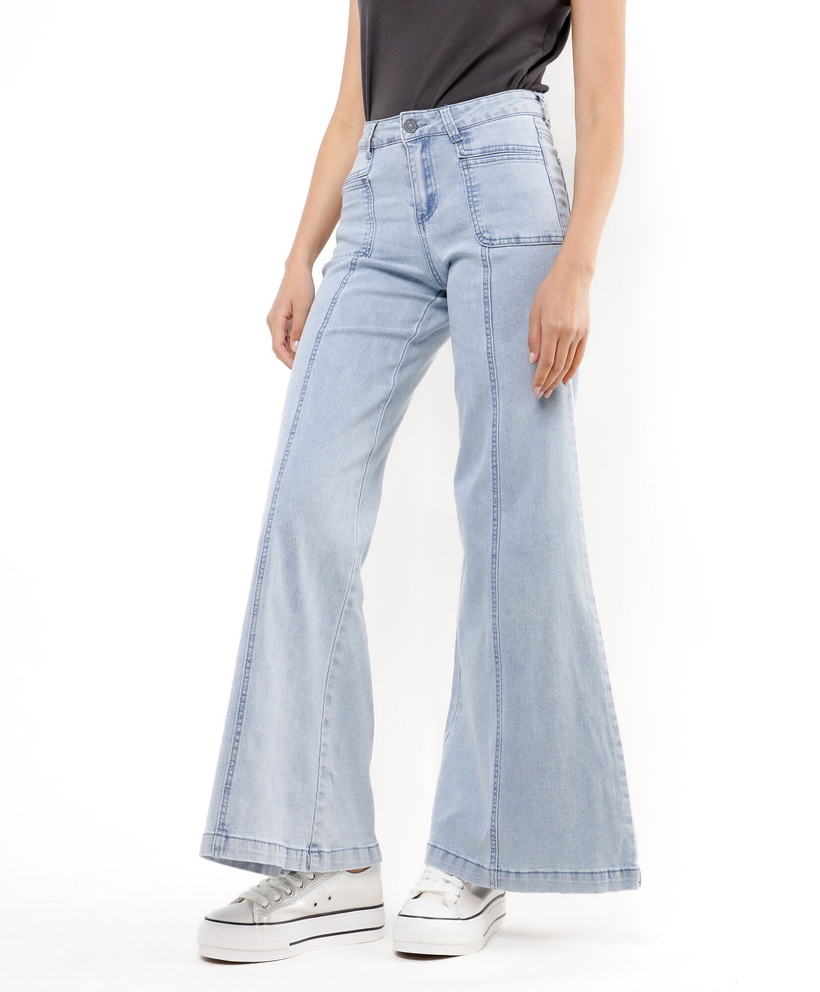 Jeans mujer bolsillos diseño frontal flare Jeans mujer bolsillos diseño frontal flare