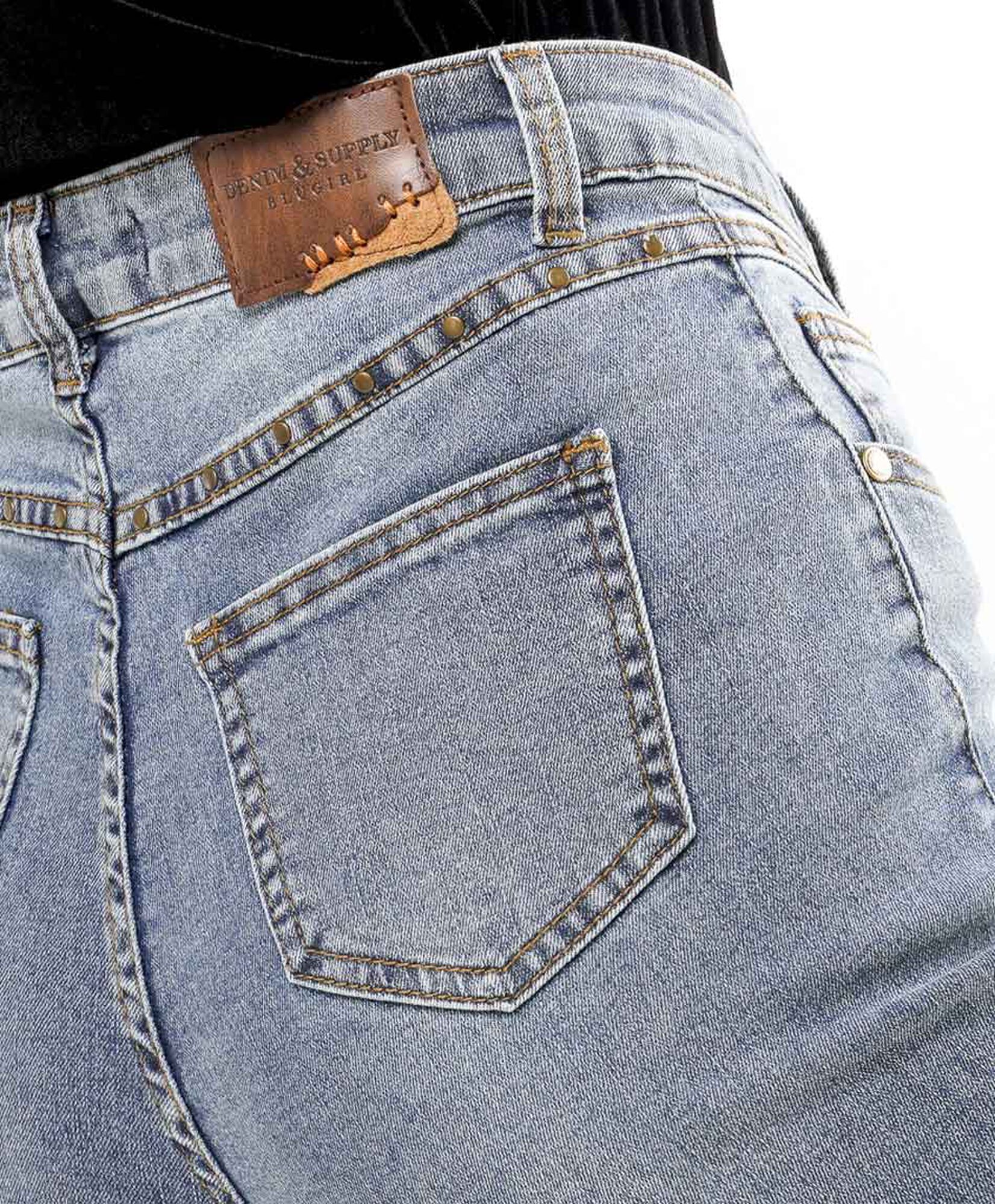 Jeans mujer tachas flare Jeans mujer tachas flare
