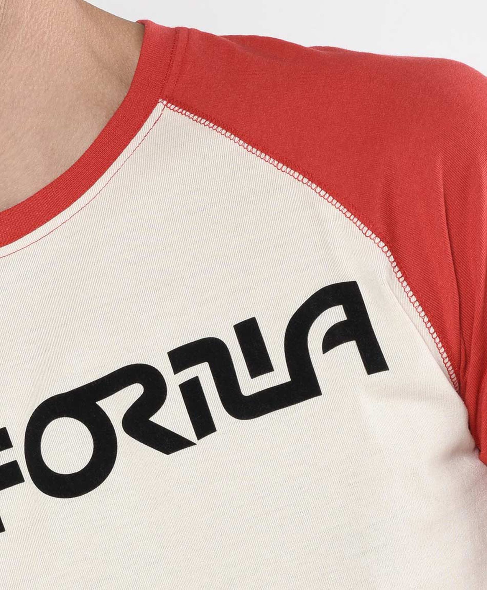 Polera hombre bicolor texto Polera hombre bicolor texto