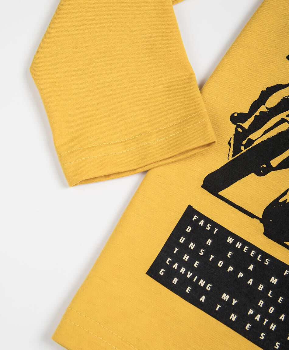 Polera ni&ntilde;o estampado live fast