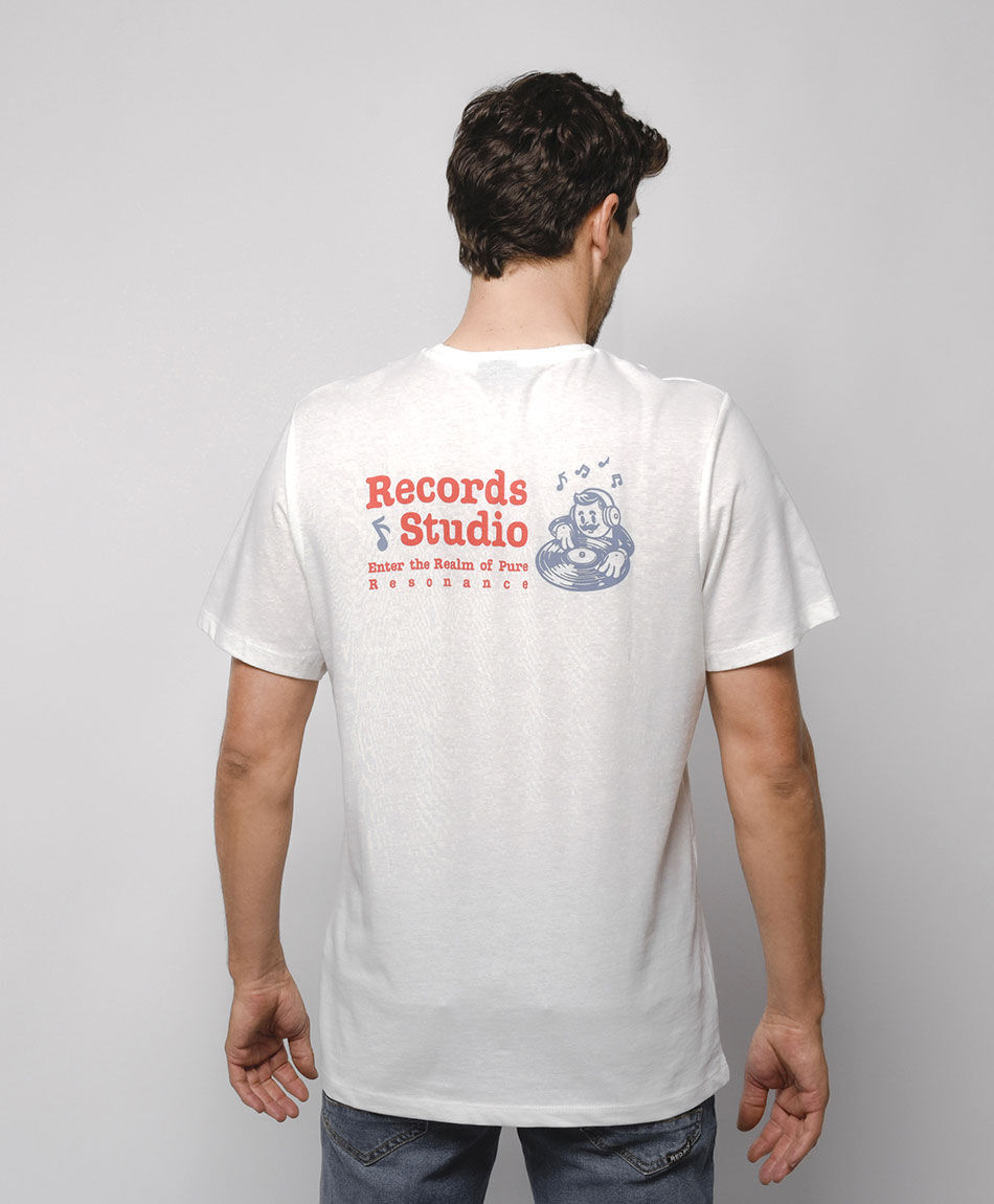 Polera hombre doble estampado estudio