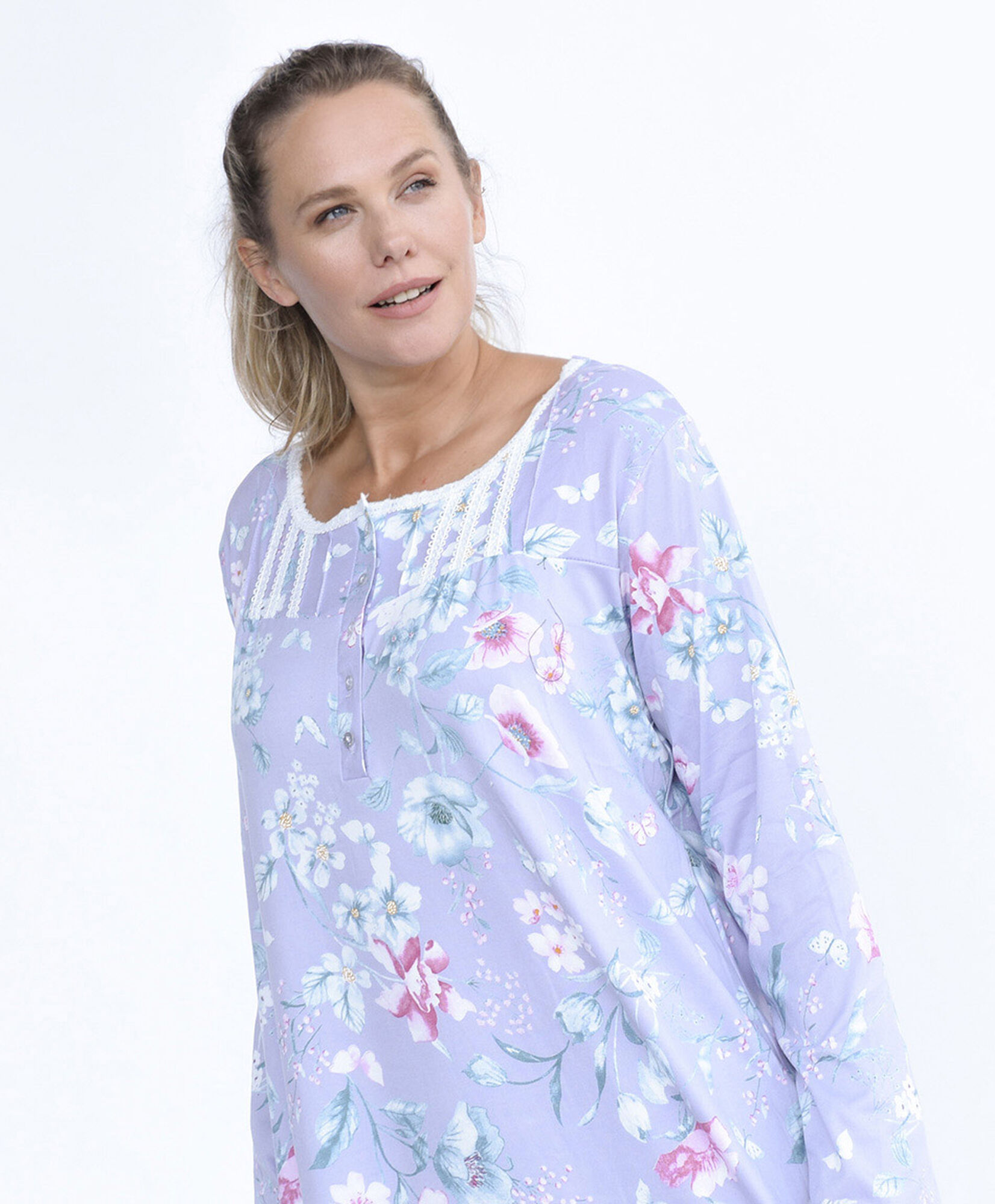 Camisa de dormir mujer floreada cuello encajes Camisa de dormir mujer floreada cuello encajes