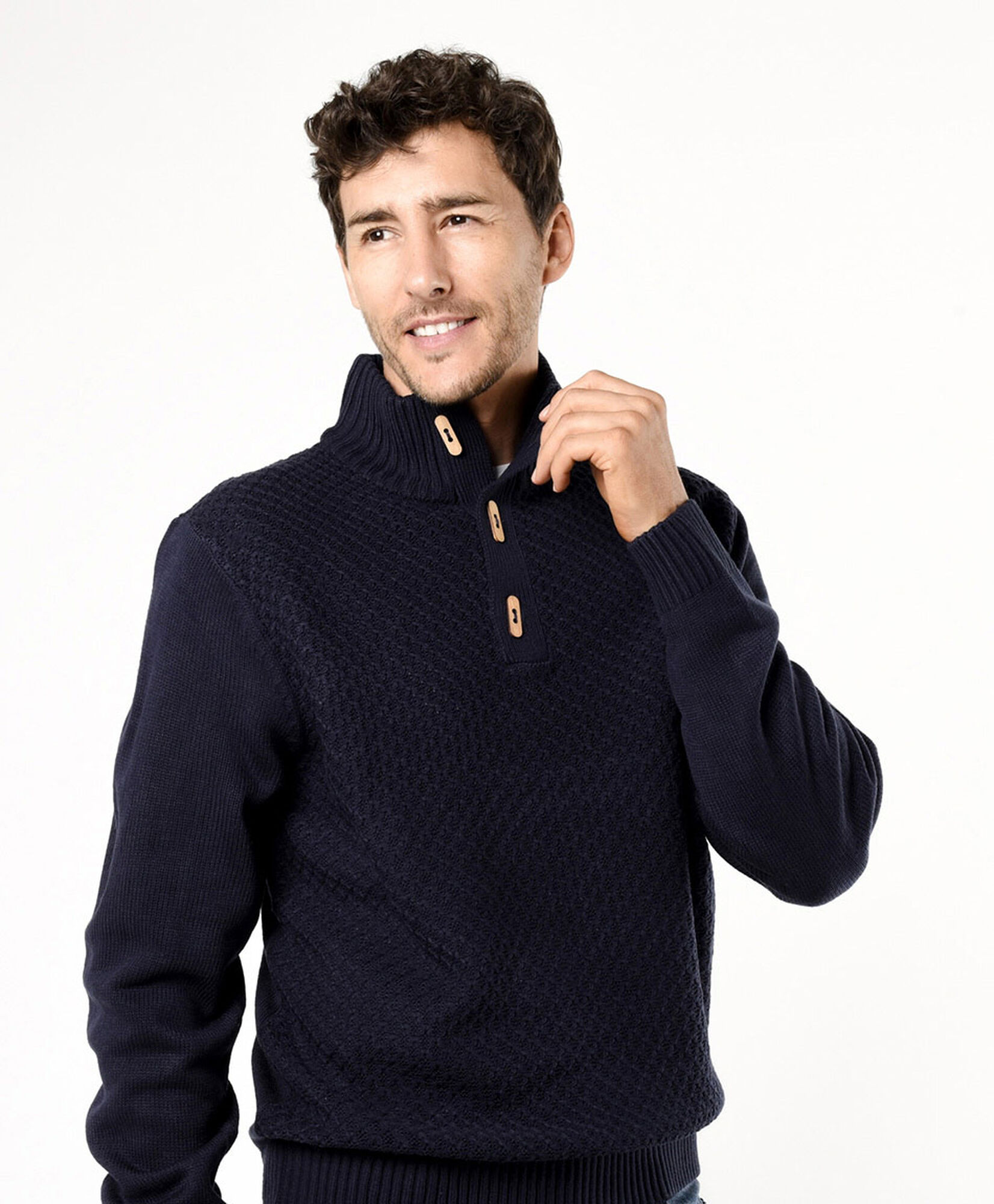 Sweater hombre tejido cuello alto Sweater hombre tejido cuello alto