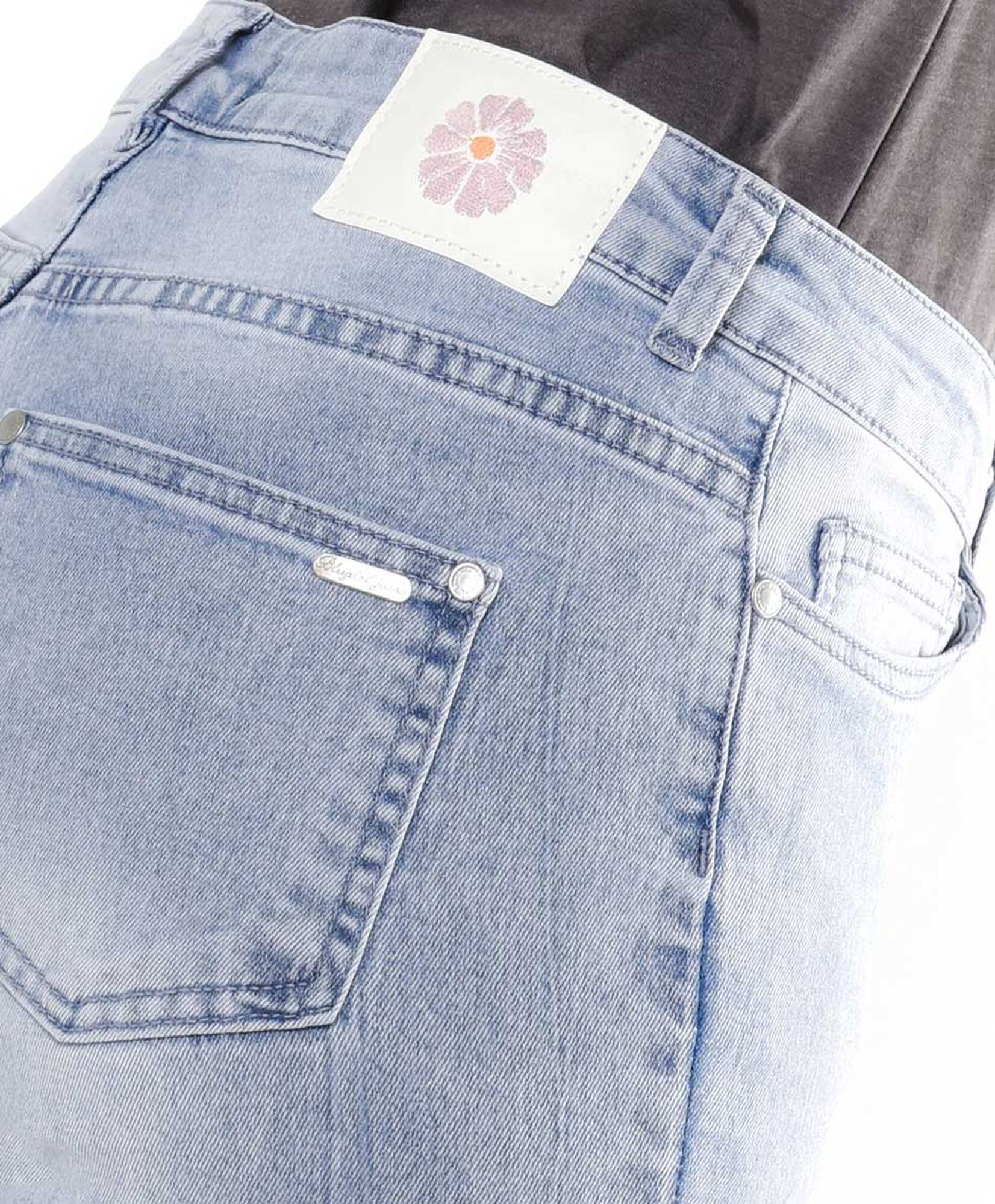 Jeans mujer basta abierta bordada Jeans mujer basta abierta bordada