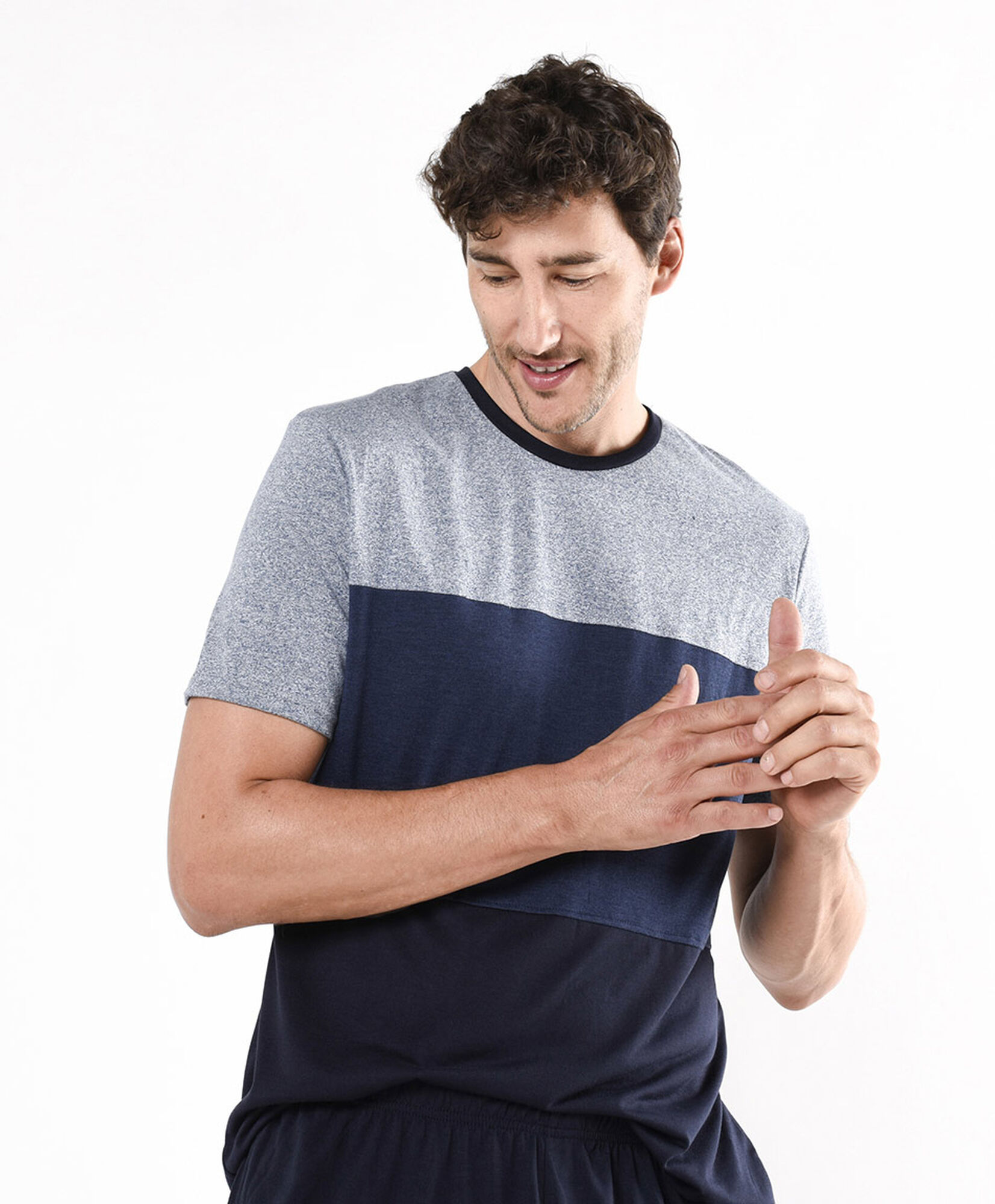 Pijama hombre tricolor Pijama hombre tricolor