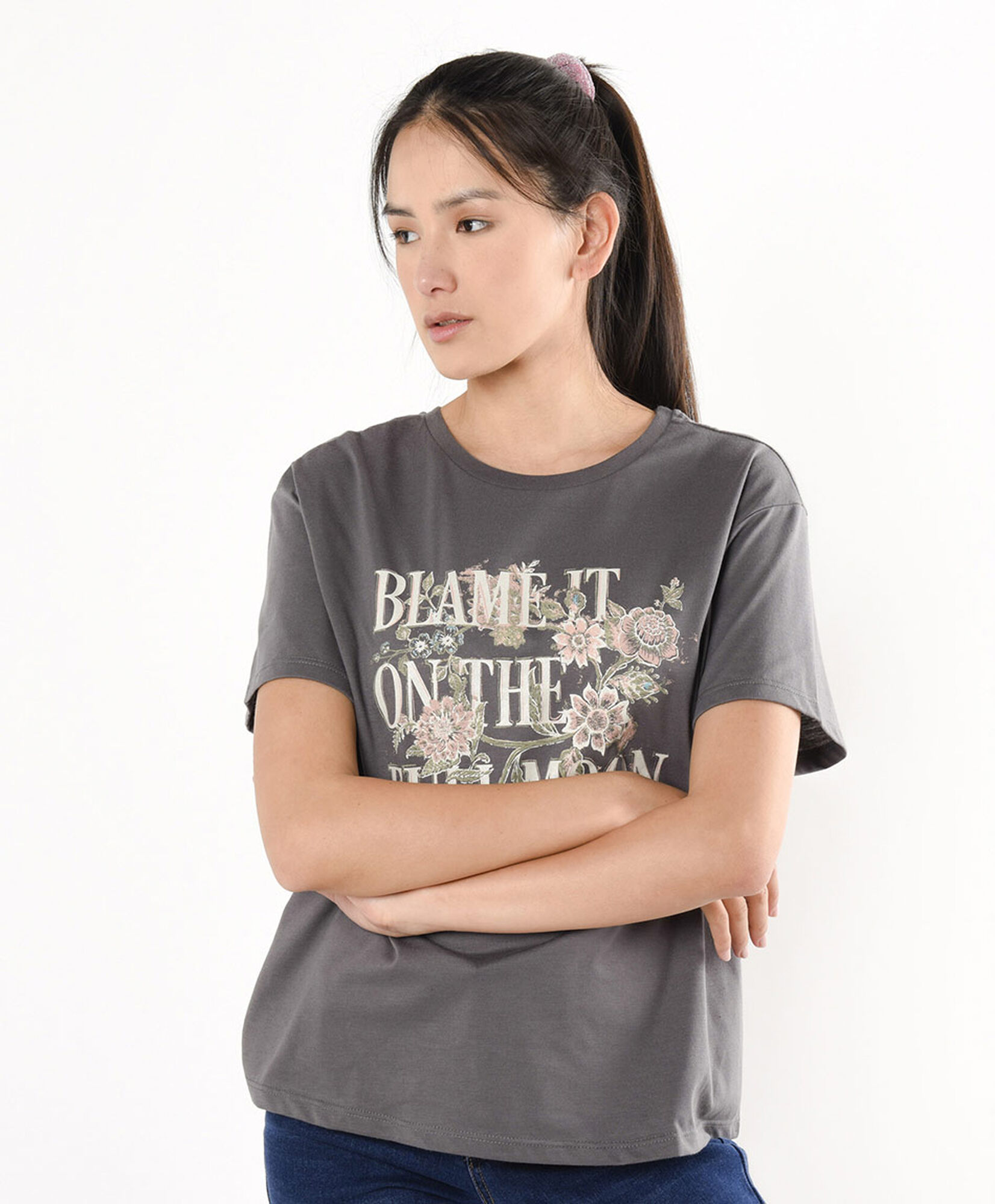 Polera mujer estampado frase floreada Polera mujer estampado frase floreada