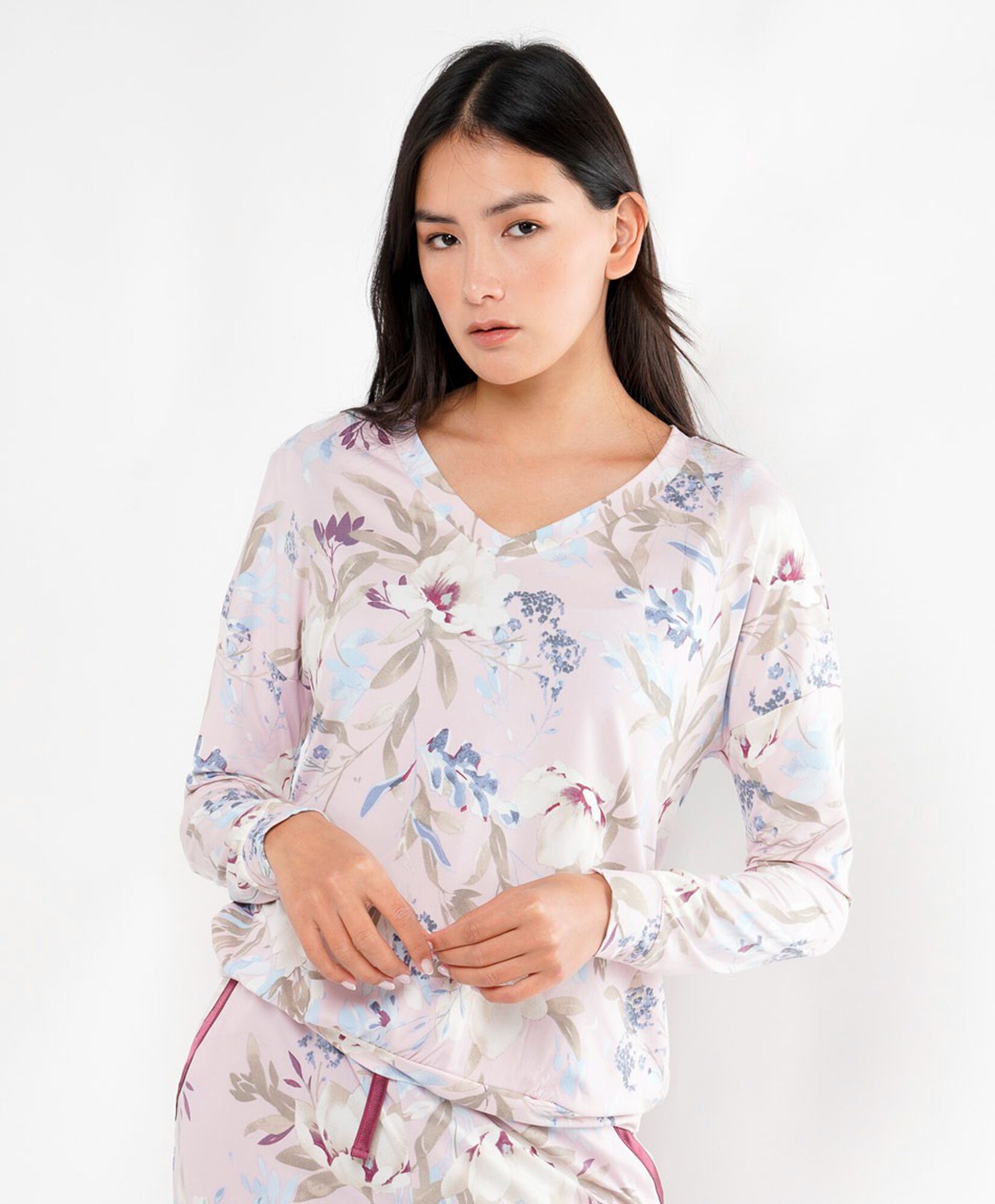 Pijama mujer flores y ramas Pijama mujer flores y ramas