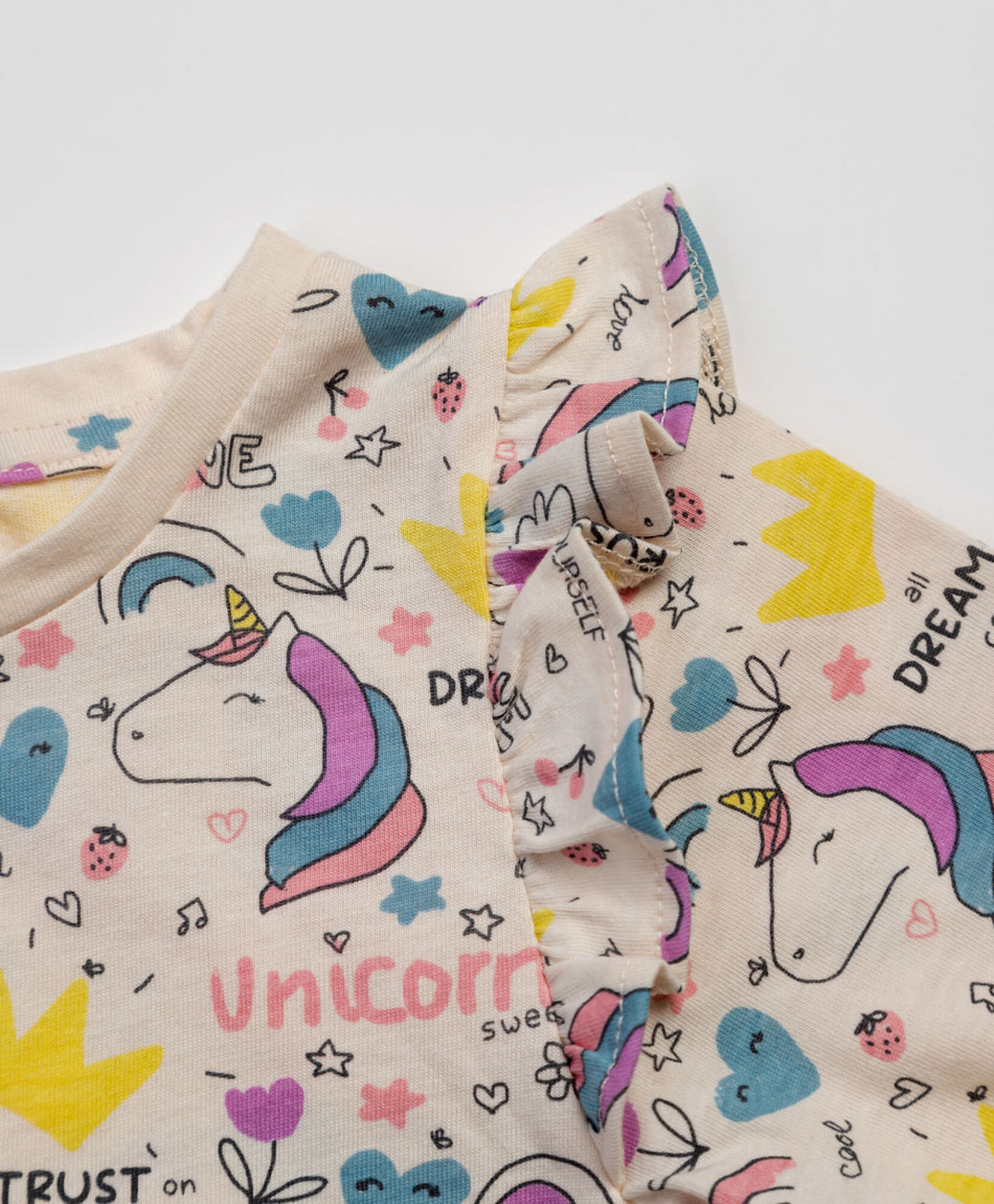 Polera bebé unicornios vuelos en mangas Polera bebé unicornios vuelos en mangas