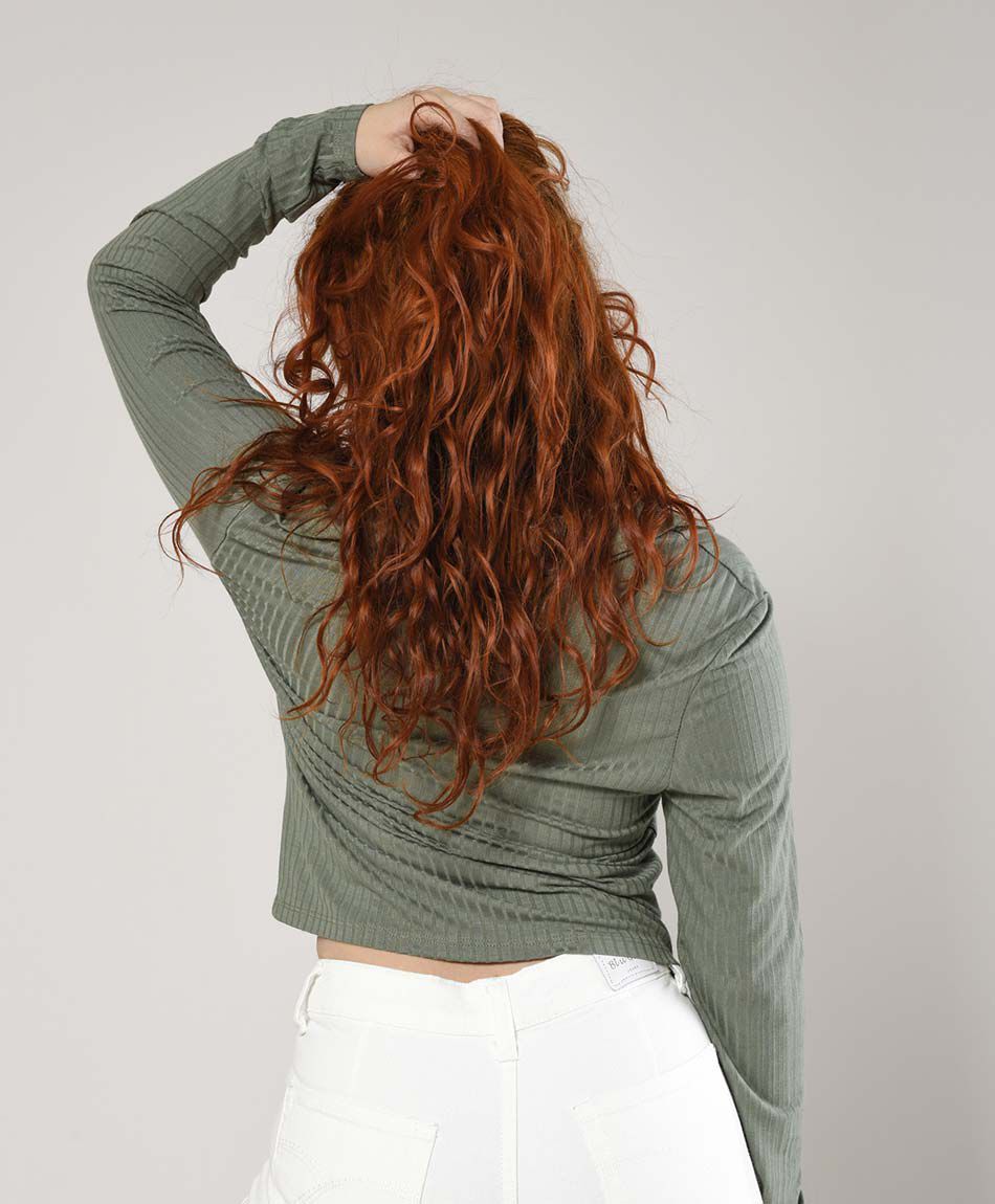 Polera mujer acanalada con cierre