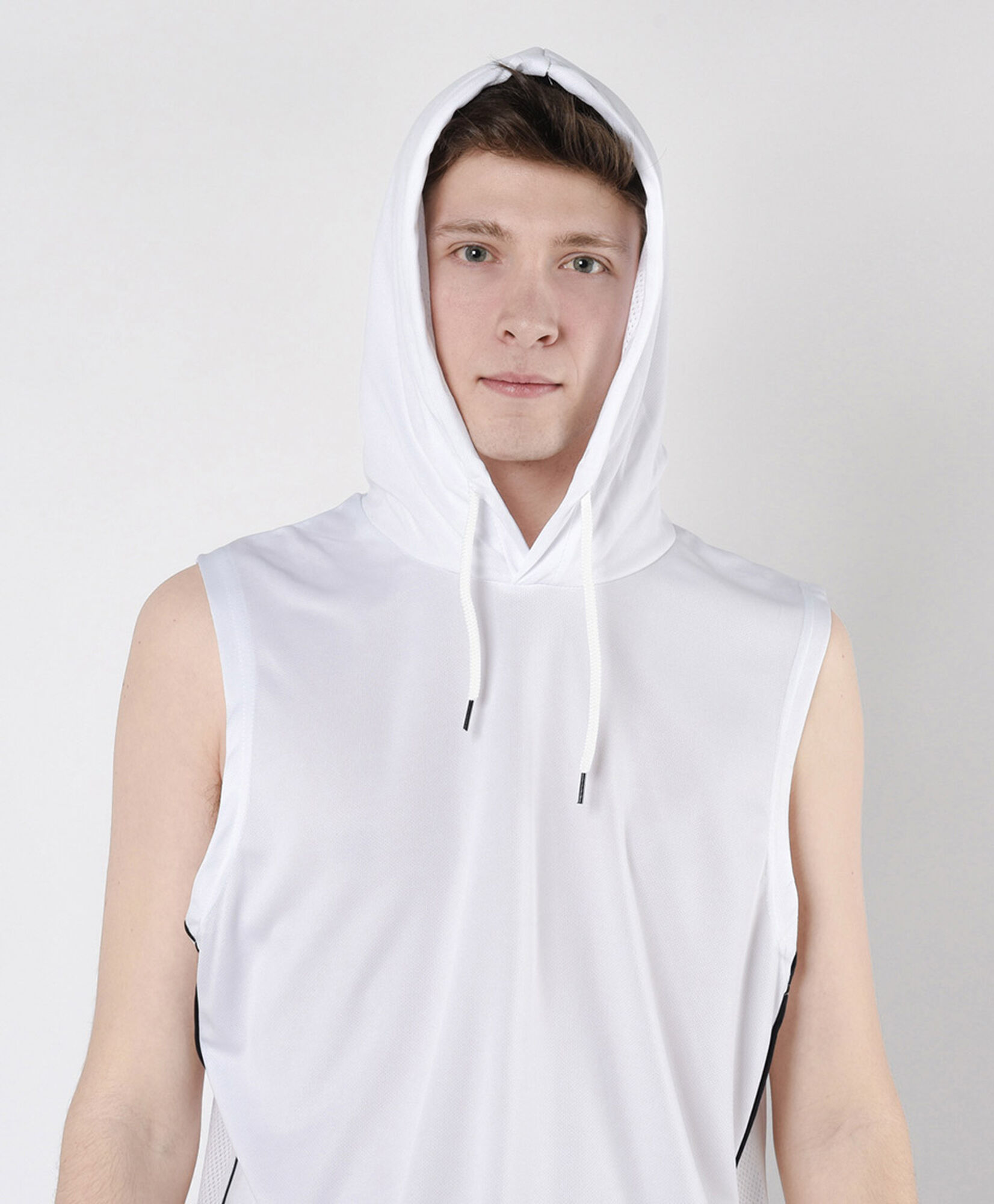 Polera deportiva hombre gorro sin mangas Polera deportiva hombre gorro sin mangas