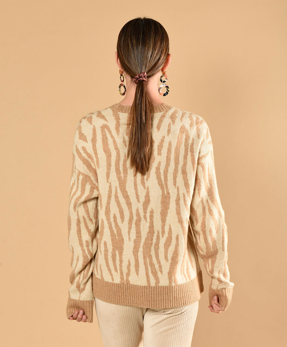 Sweater jacquard cebra cuello redondo