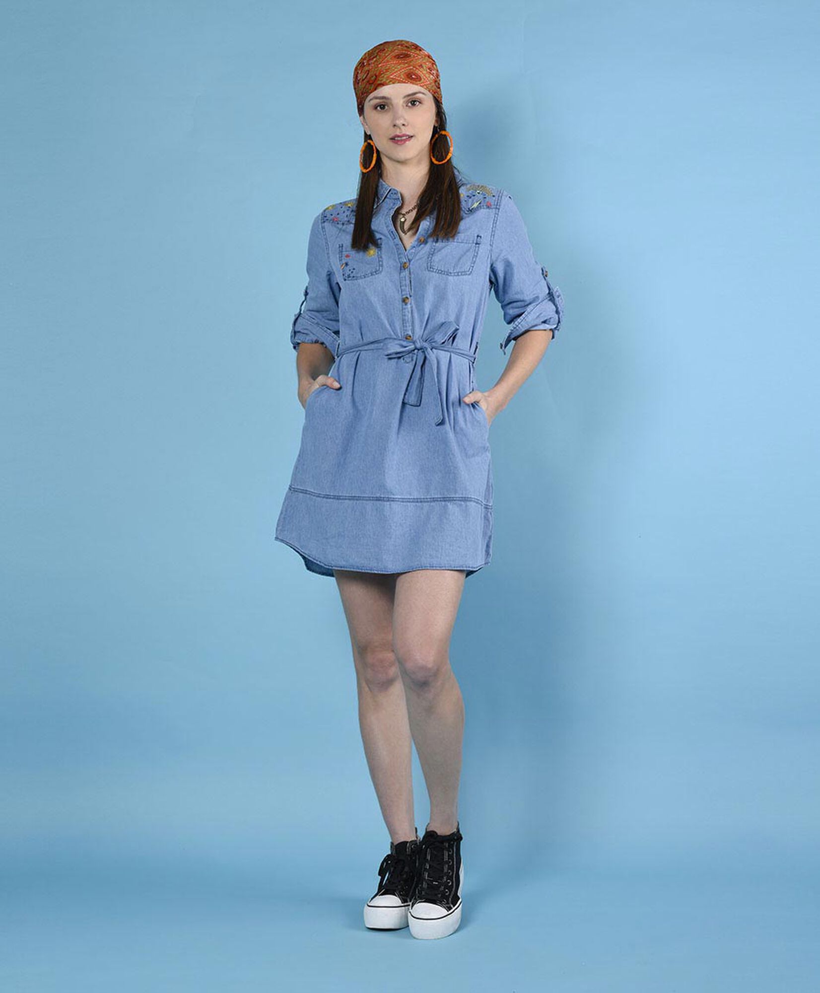 Vestido corto cuello camisero Vestido corto cuello camisero