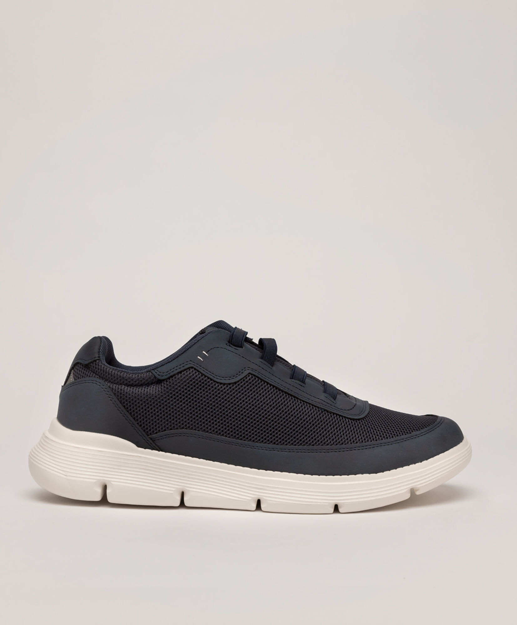 Zapatilla hombre malla estilo outdoor Zapatilla hombre malla estilo outdoor