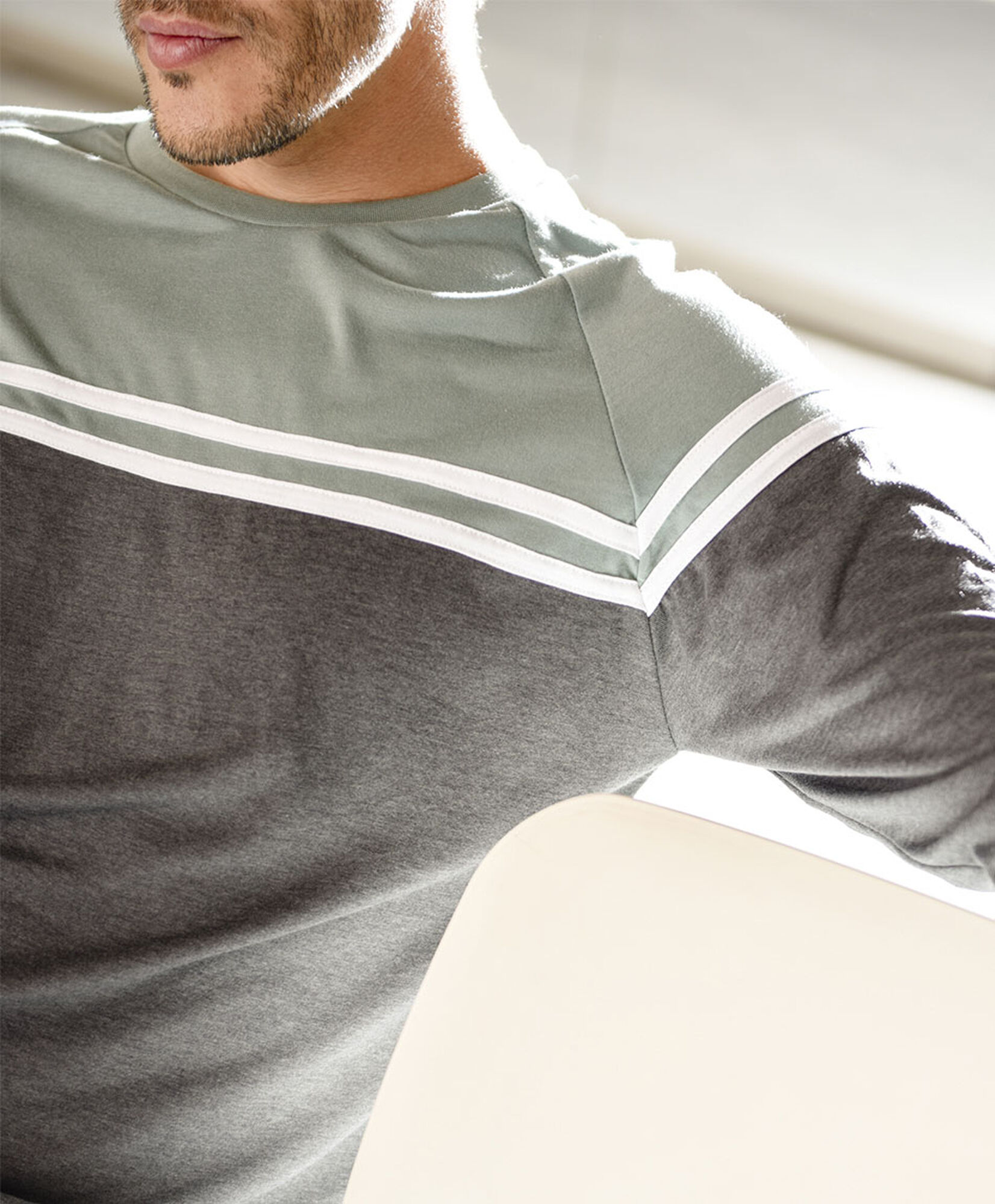 Pijama hombre tricolor Pijama hombre tricolor