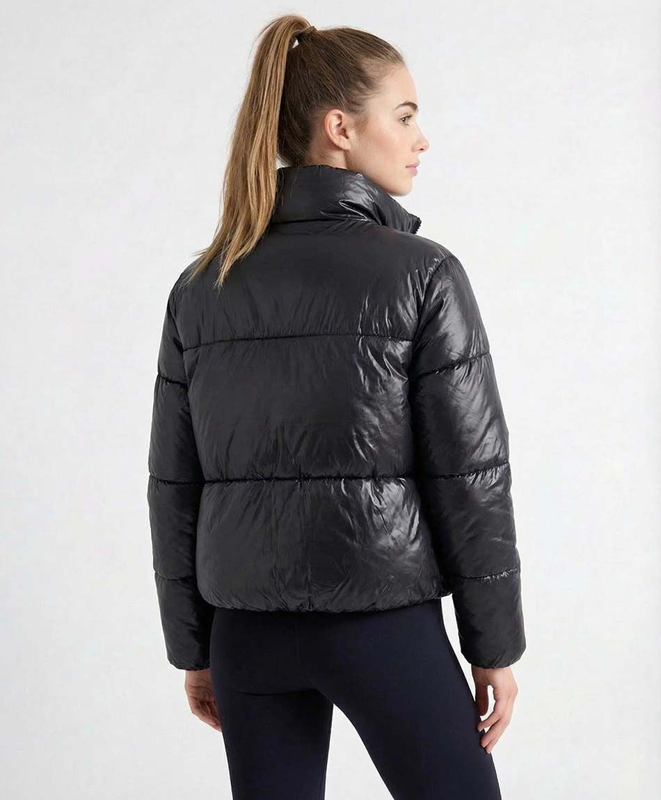 Parka deportiva mujer estilo puffer urbana