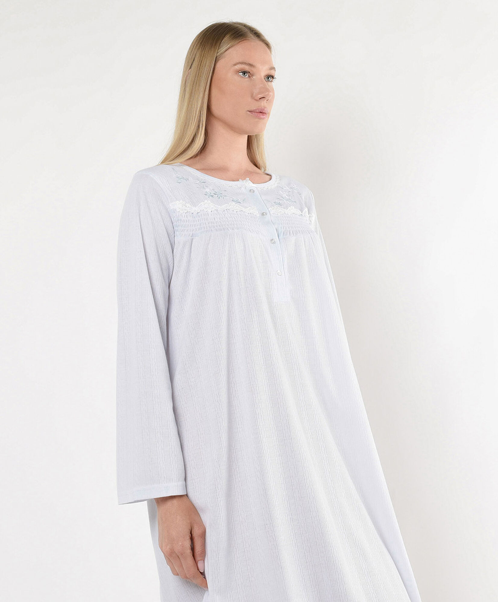 Camisa de dormir mujer bordada azul Camisa de dormir mujer bordada azul