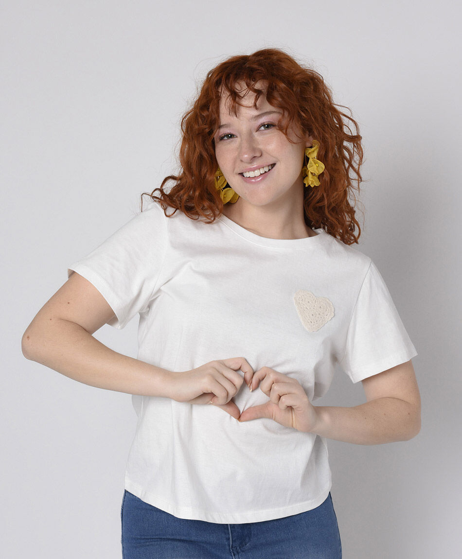 Polera mujer corazón de crochet