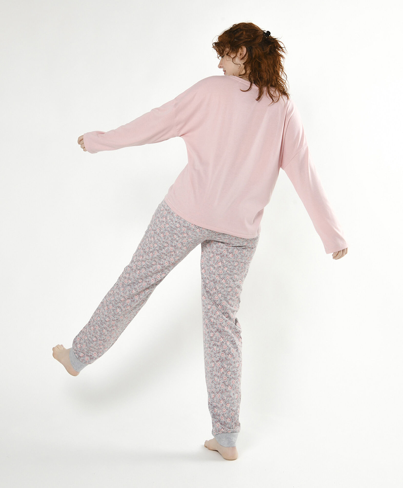Pijama mujer gatos y flores Pijama mujer gatos y flores