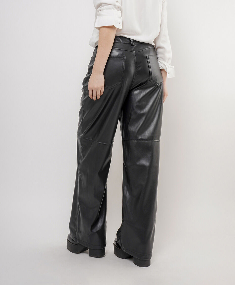 Pantal&oacute;n mujer estilo cuerina negro